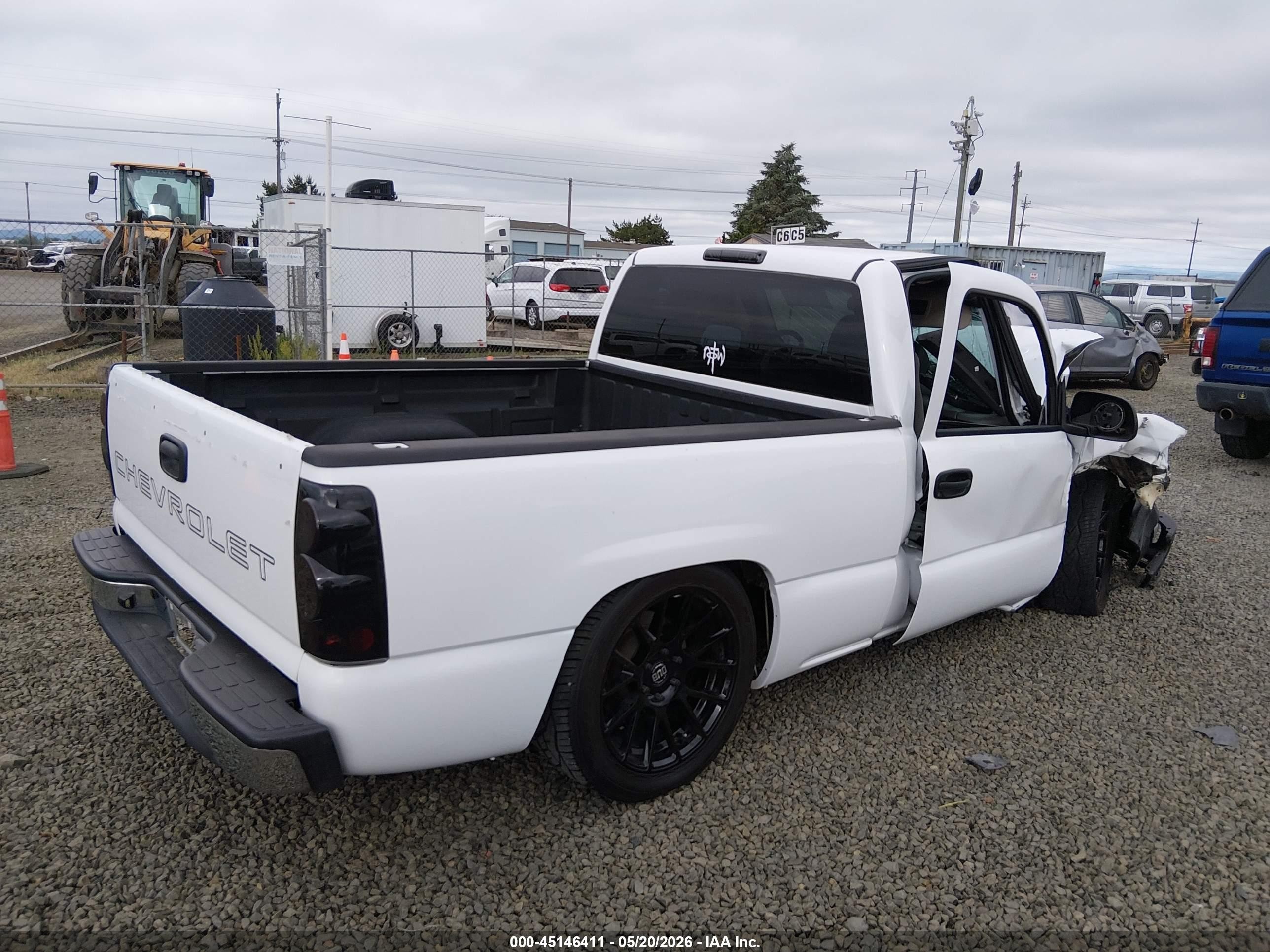 2004 Chevrolet Silverado 1500 Work Truck White vin: 1GCEC14V64Z303410