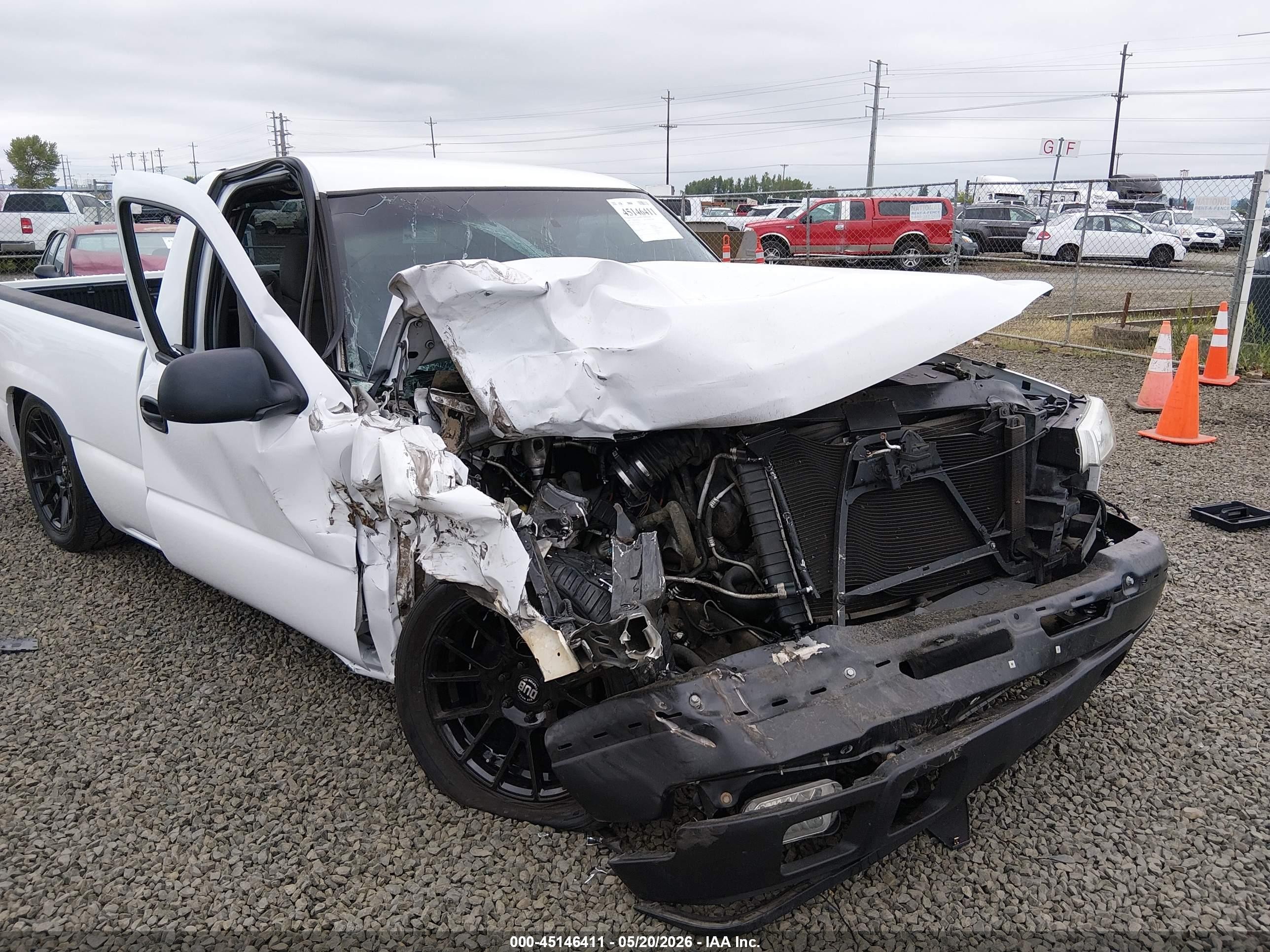 2004 Chevrolet Silverado 1500 Work Truck White vin: 1GCEC14V64Z303410