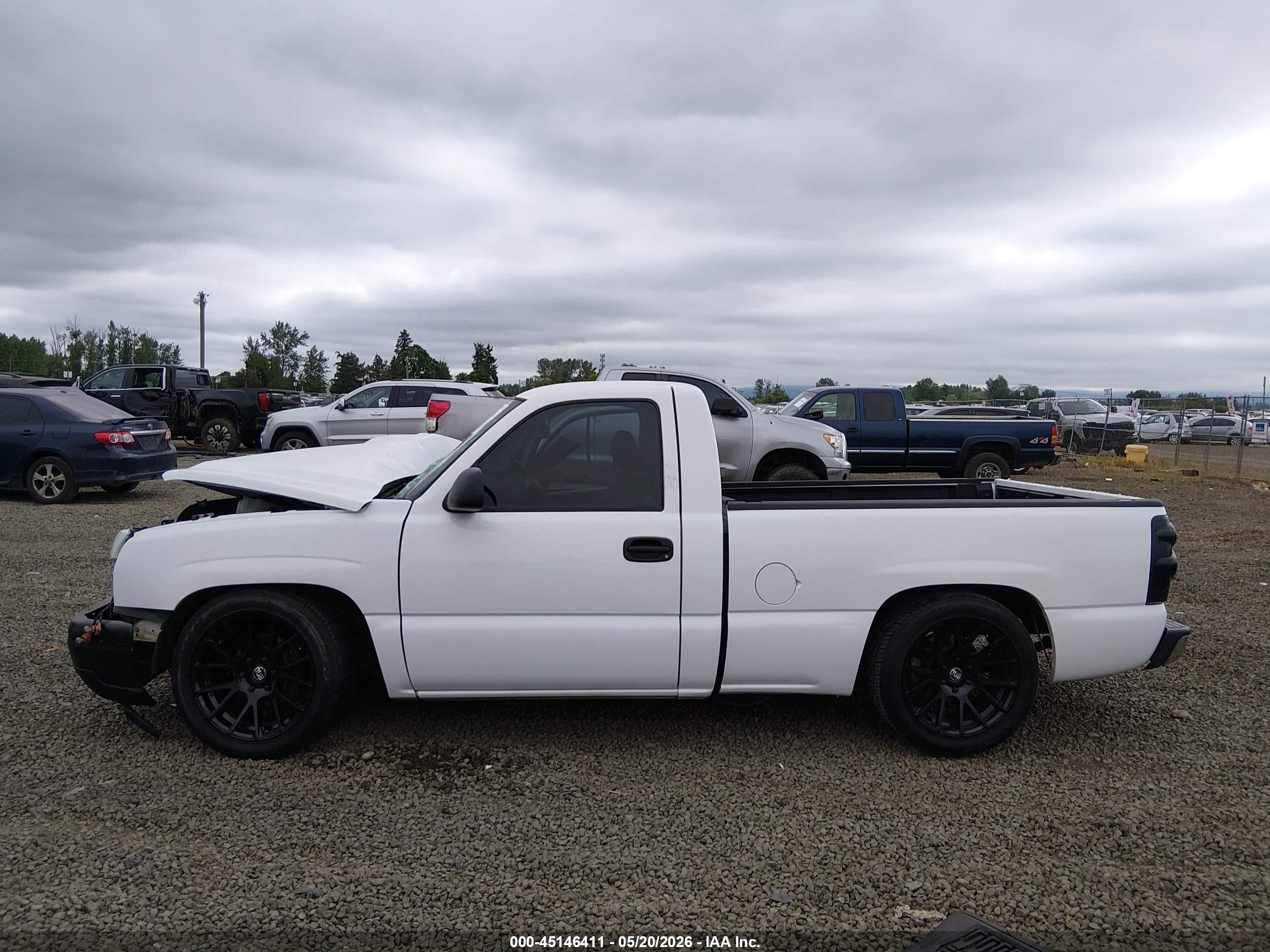 2004 Chevrolet Silverado 1500 Work Truck White vin: 1GCEC14V64Z303410