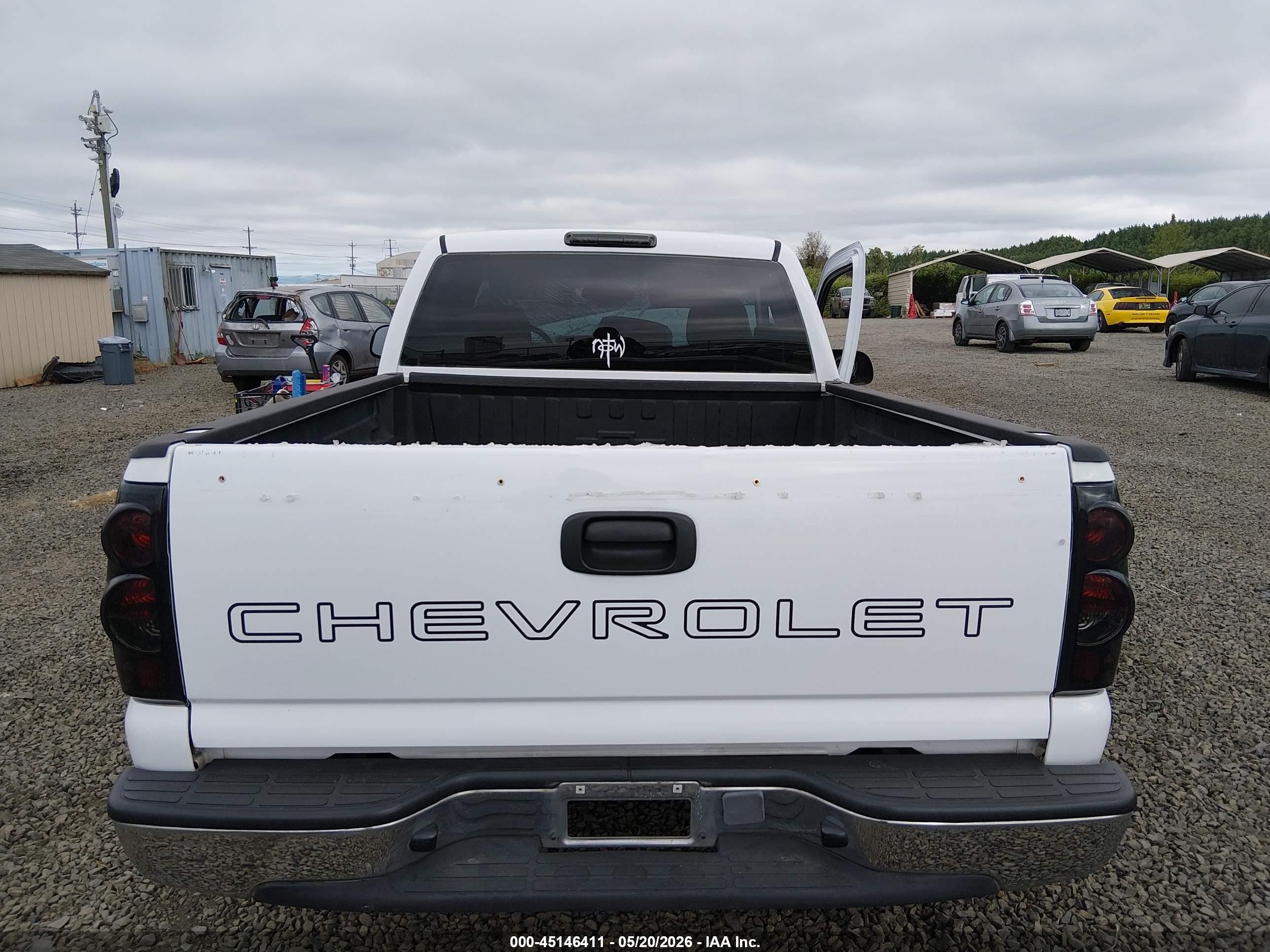 2004 Chevrolet Silverado 1500 Work Truck White vin: 1GCEC14V64Z303410