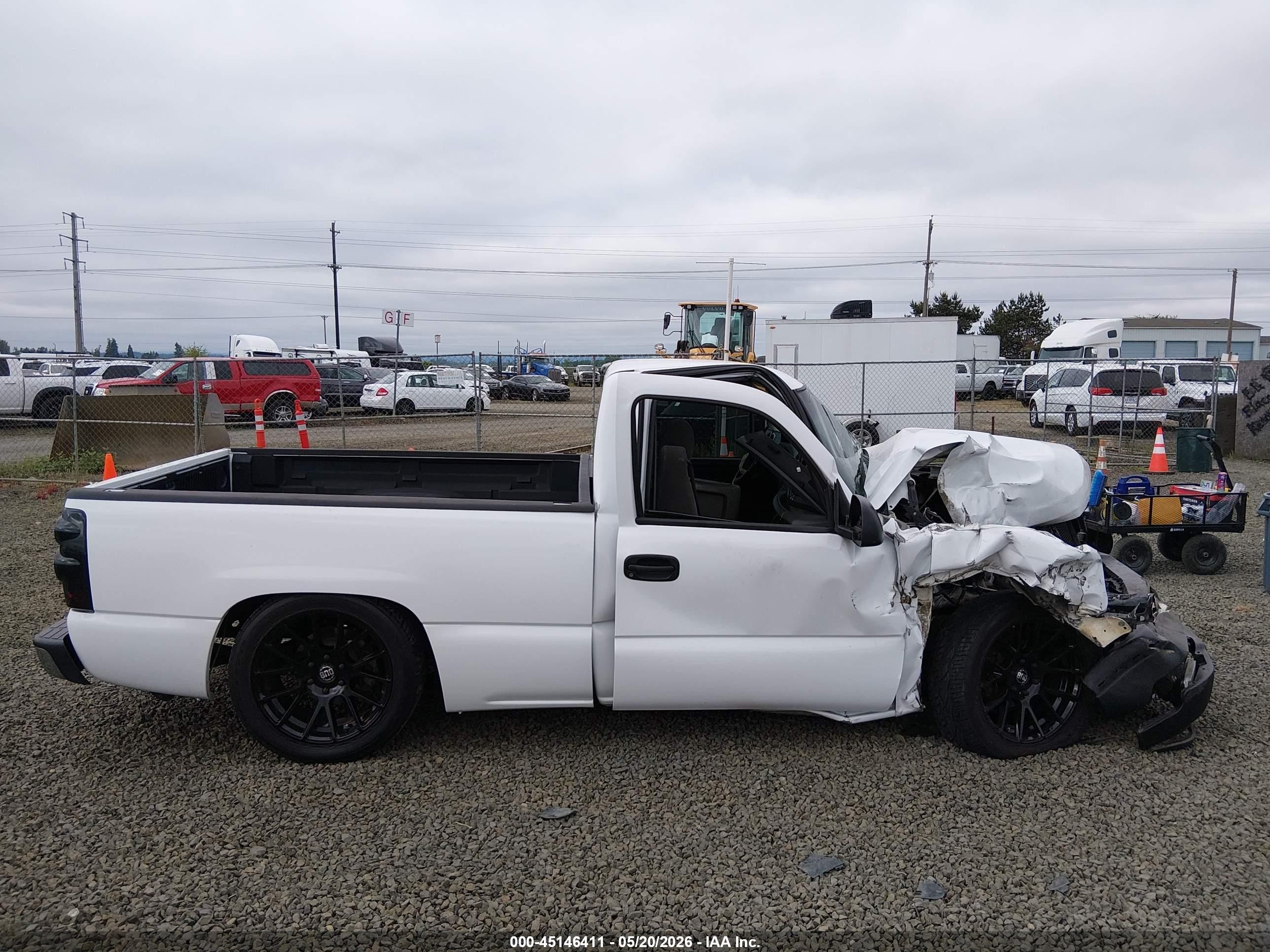 2004 Chevrolet Silverado 1500 Work Truck White vin: 1GCEC14V64Z303410