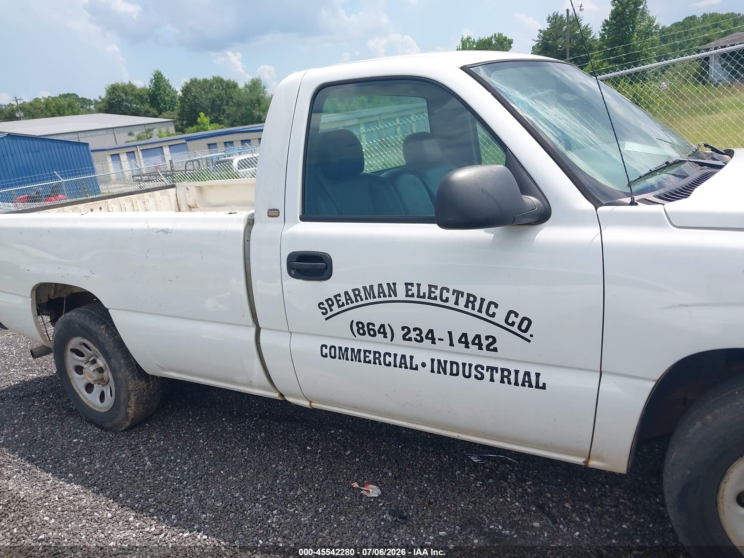 2005 Chevrolet Silverado 1500 Work Truck White vin: 1GCEC14V65Z146172