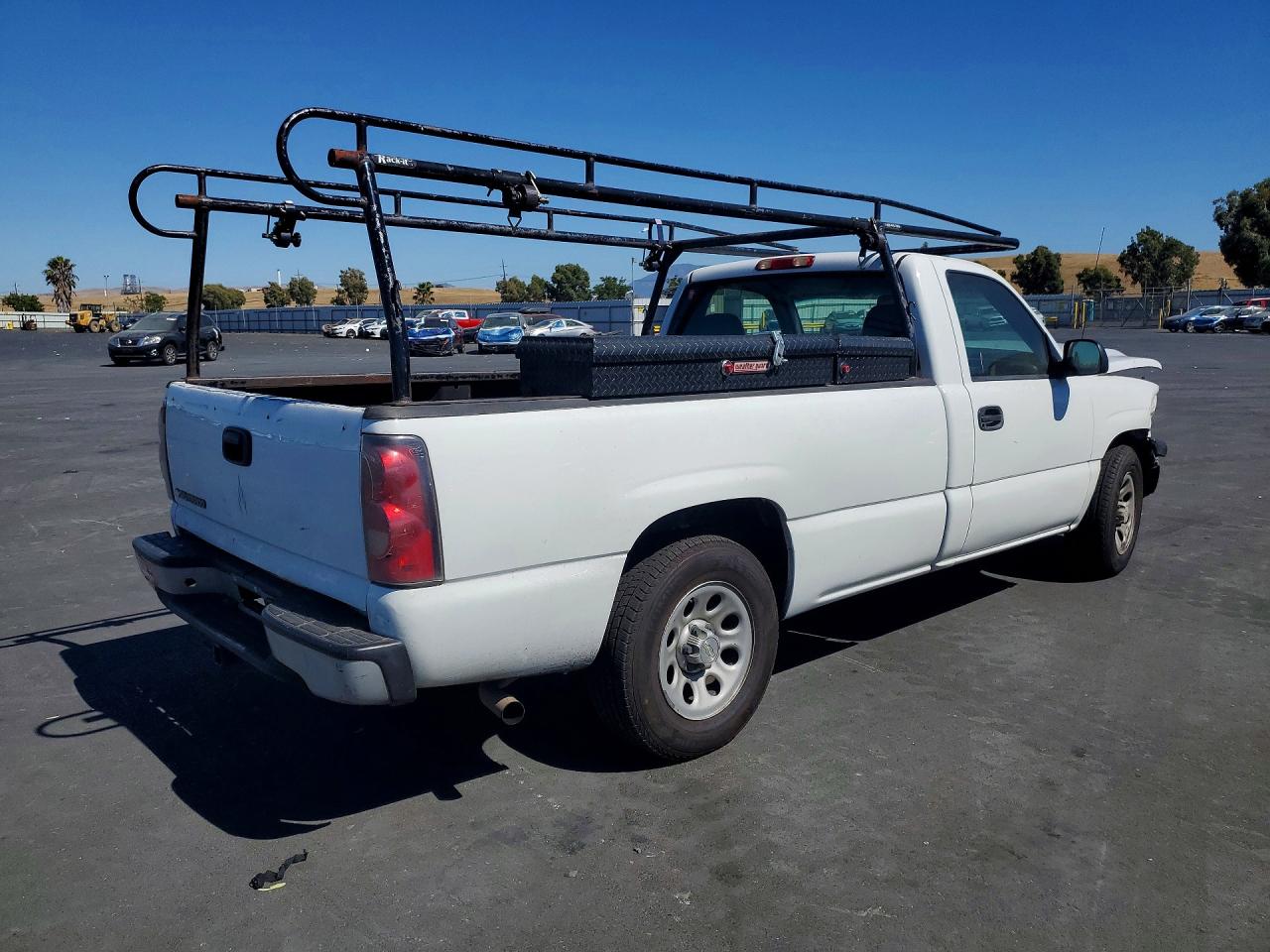 2006 Chevrolet Silverado C1500 White vin: 1GCEC14V66Z109611