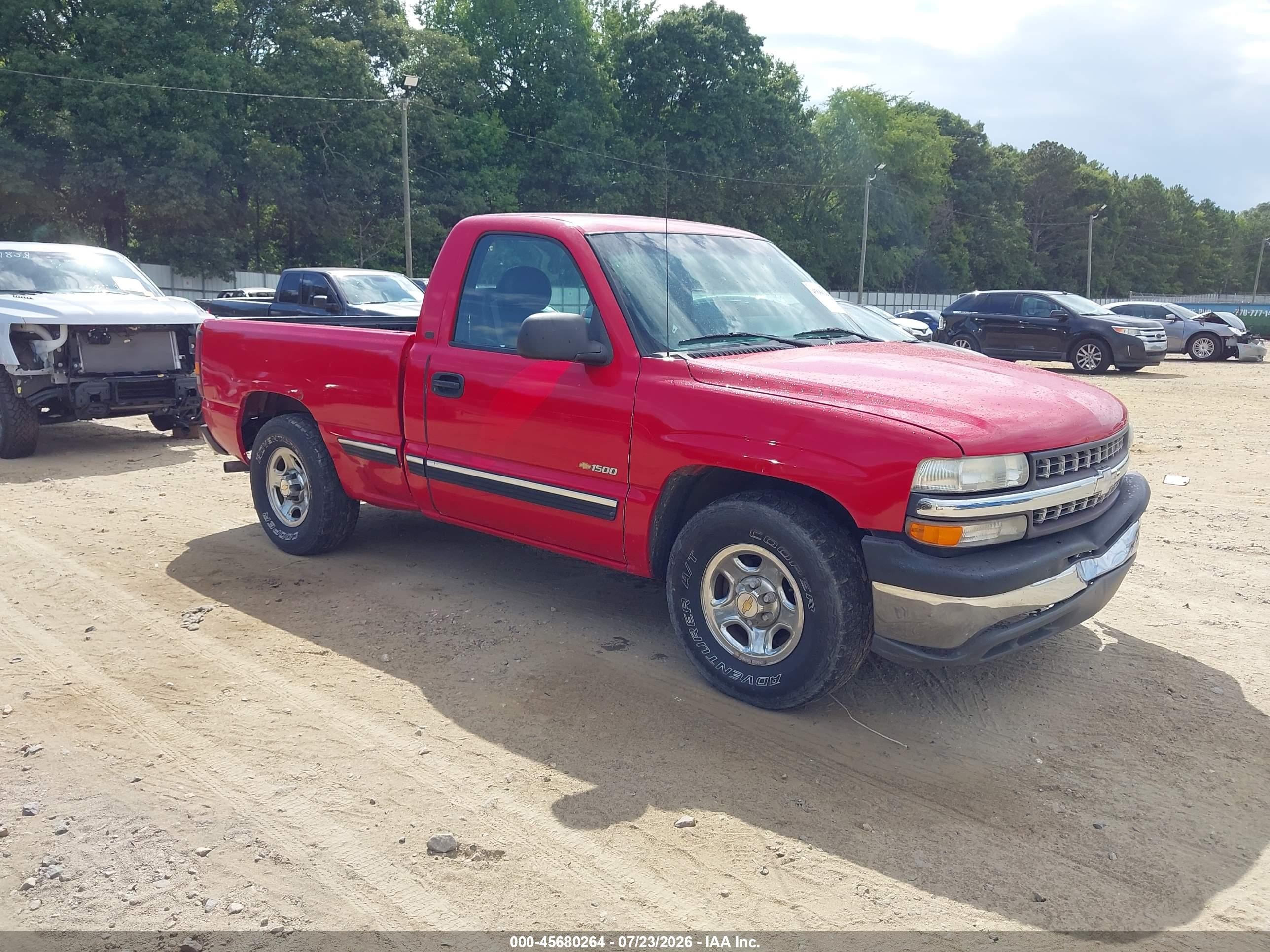 2000 Chevrolet Silverado 1500   Red vin: 1GCEC14V6YZ107831