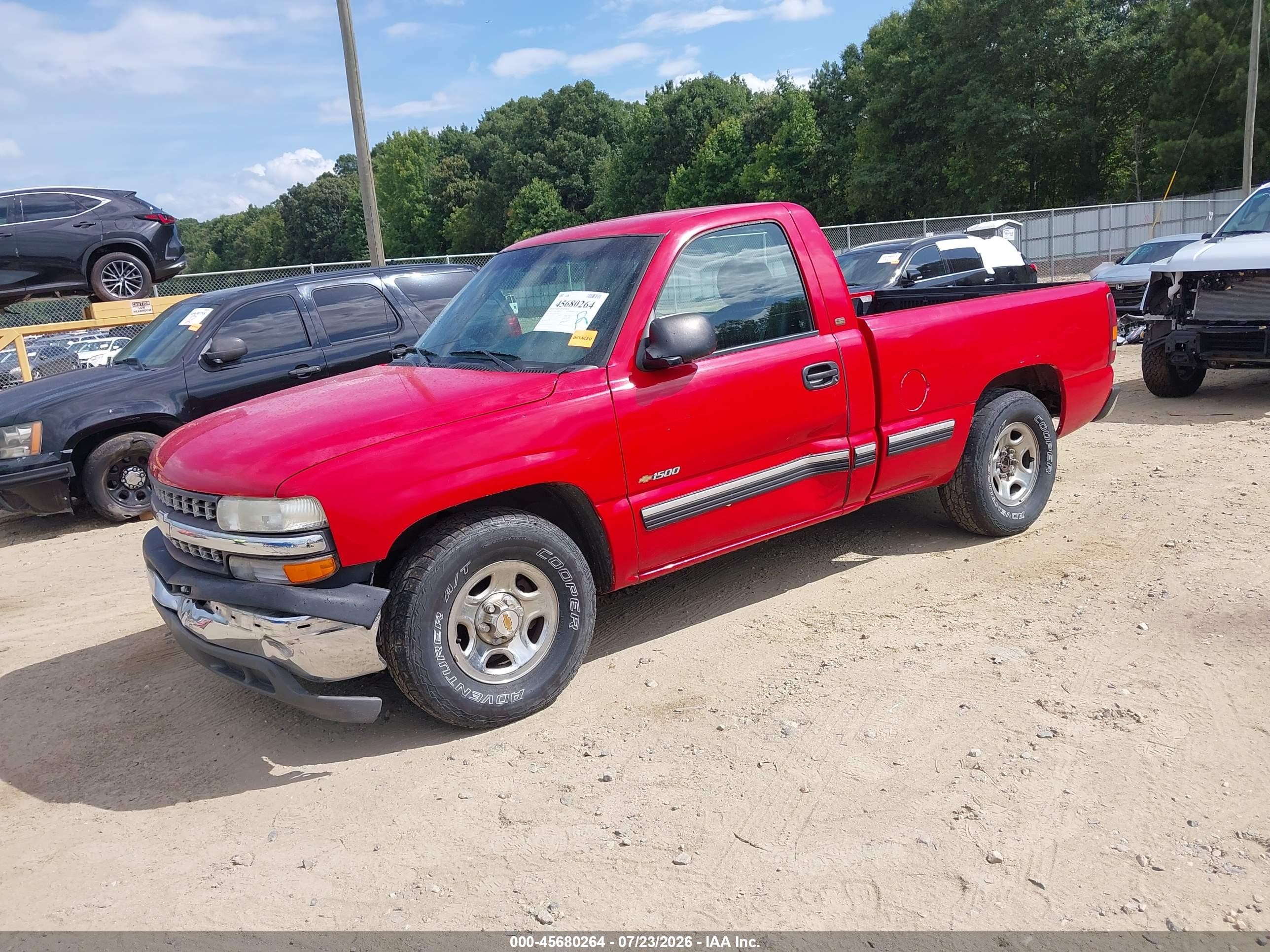 2000 Chevrolet Silverado 1500   Red vin: 1GCEC14V6YZ107831