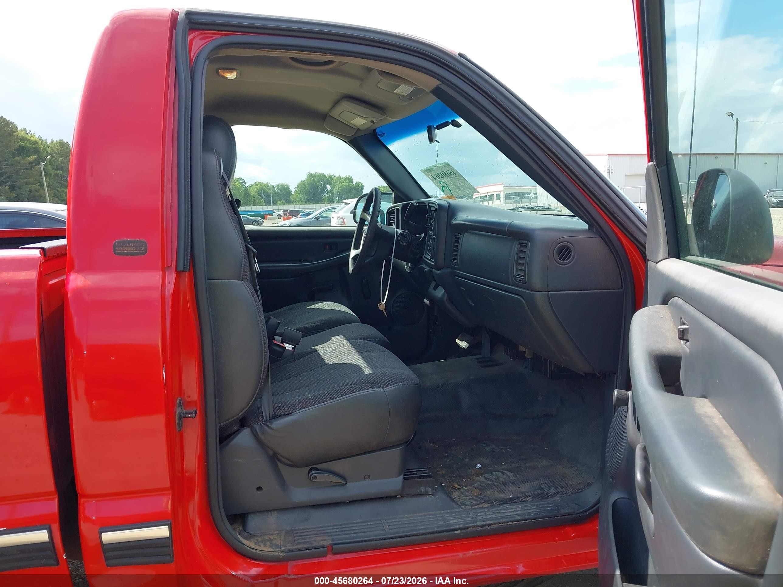 2000 Chevrolet Silverado 1500   Red vin: 1GCEC14V6YZ107831