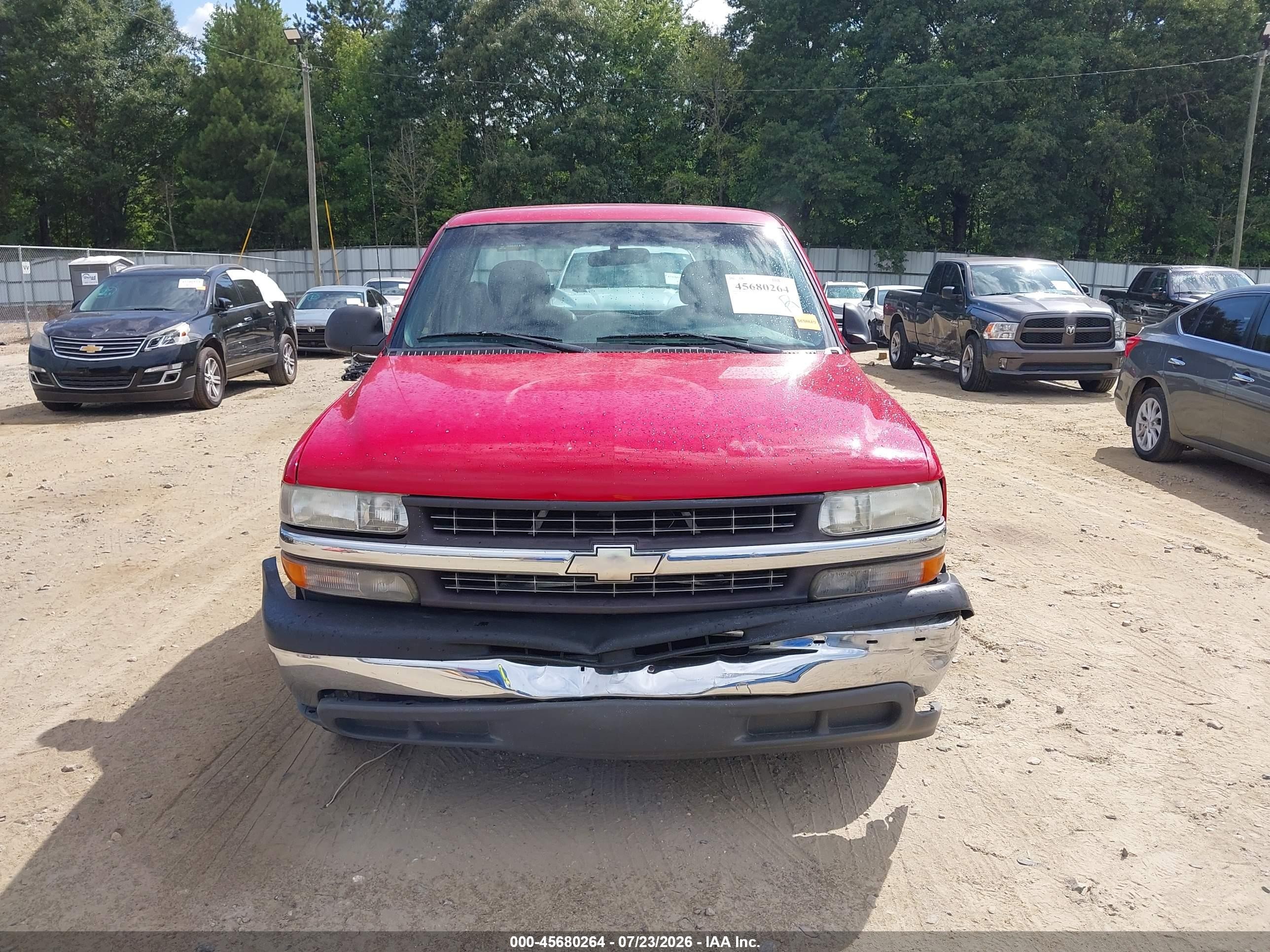 2000 Chevrolet Silverado 1500   Red vin: 1GCEC14V6YZ107831