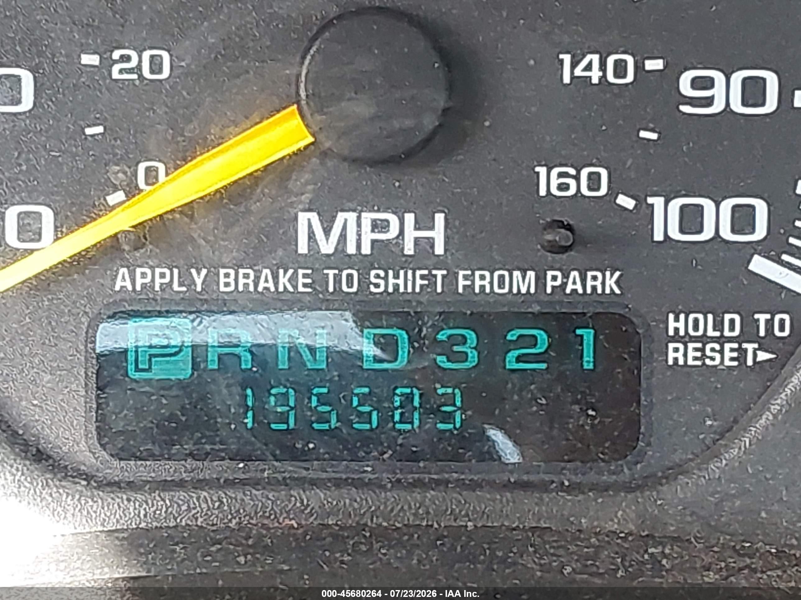 2000 Chevrolet Silverado 1500   Red vin: 1GCEC14V6YZ107831