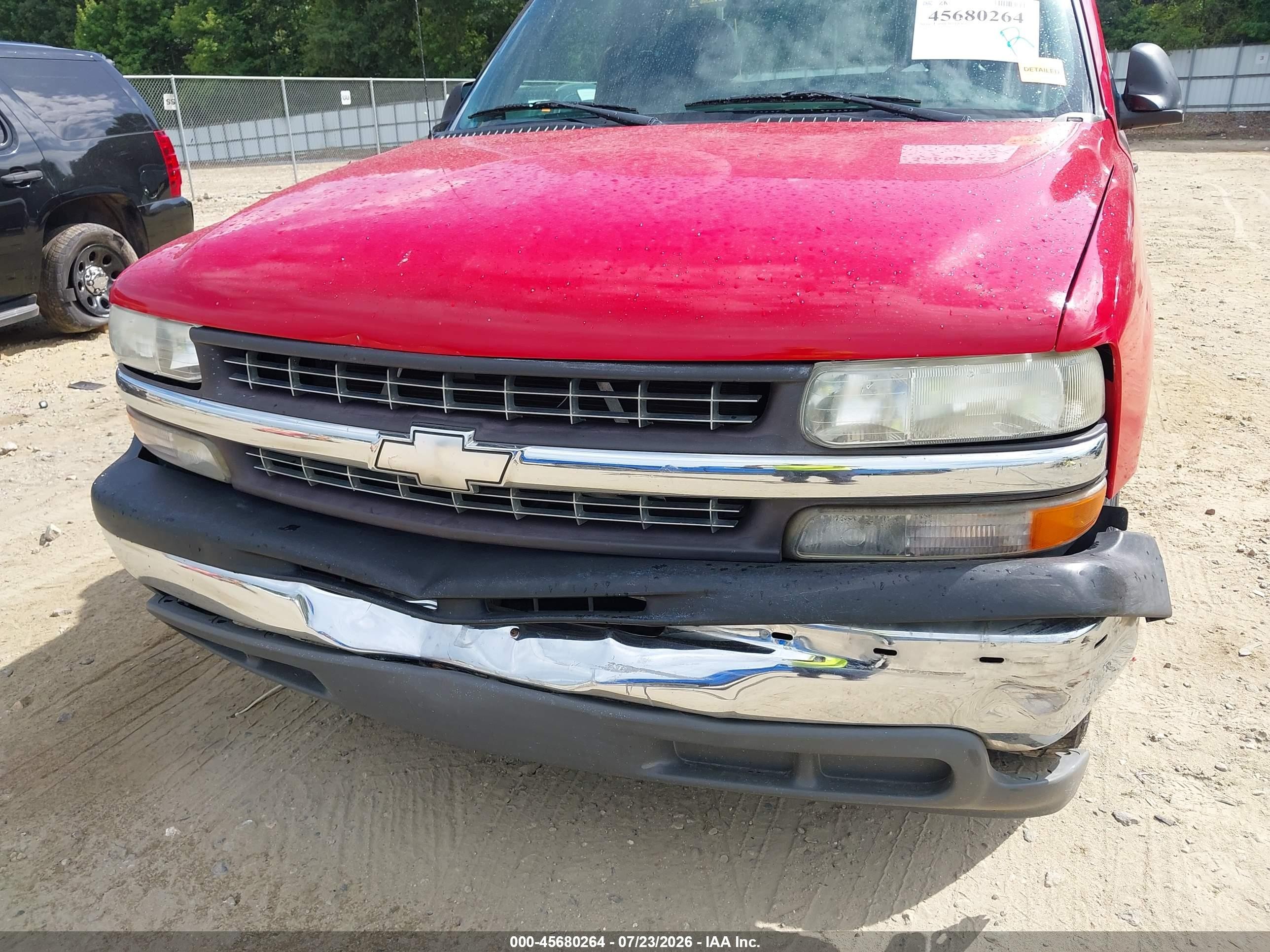 2000 Chevrolet Silverado 1500   Red vin: 1GCEC14V6YZ107831