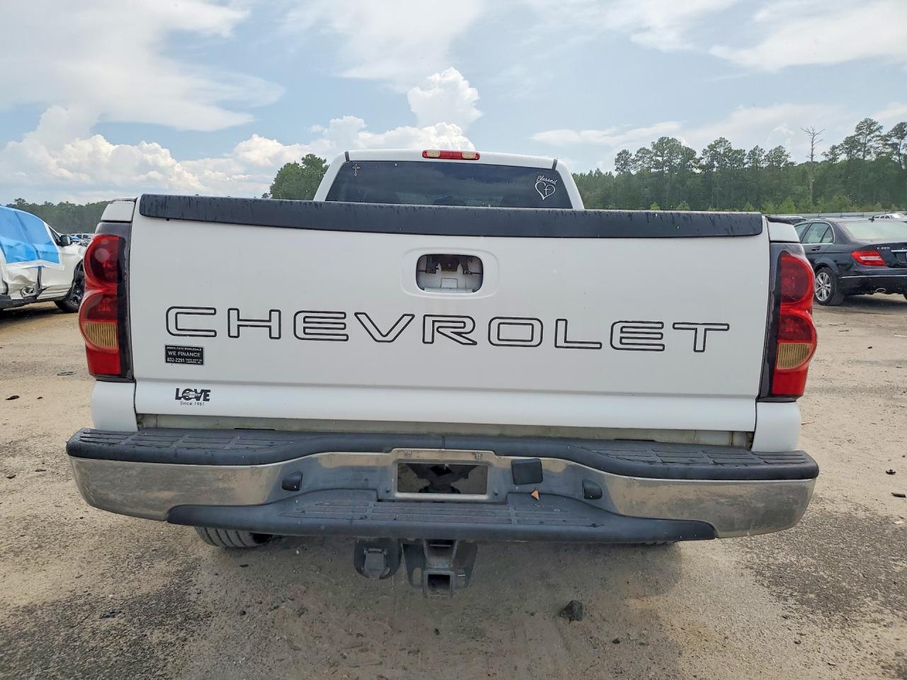 2006 Chevrolet Silverado C1500 White vin: 1GCEC14V76Z240210