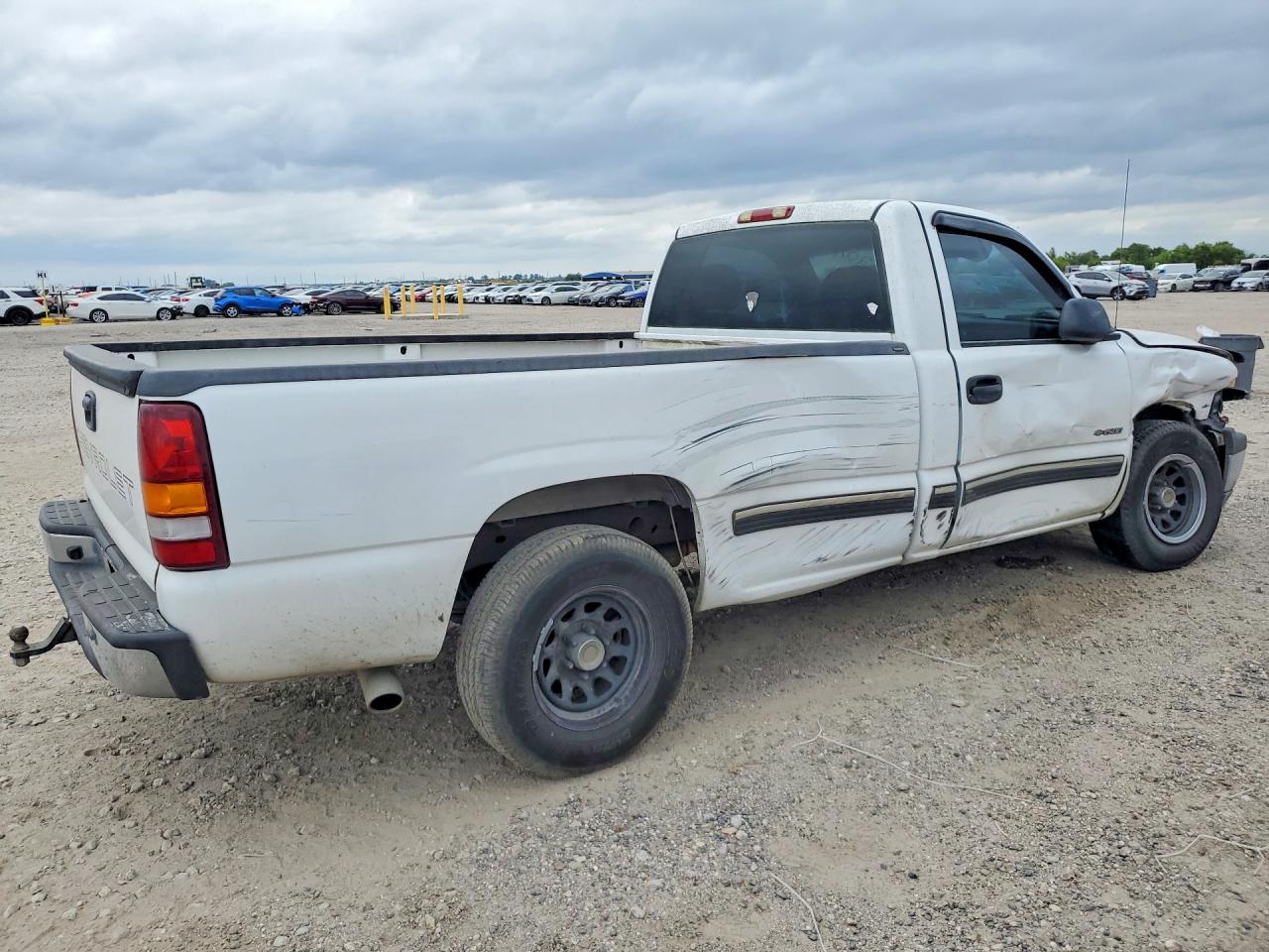 2002 Chevrolet Silverado C1500 White vin: 1GCEC14V82Z213527