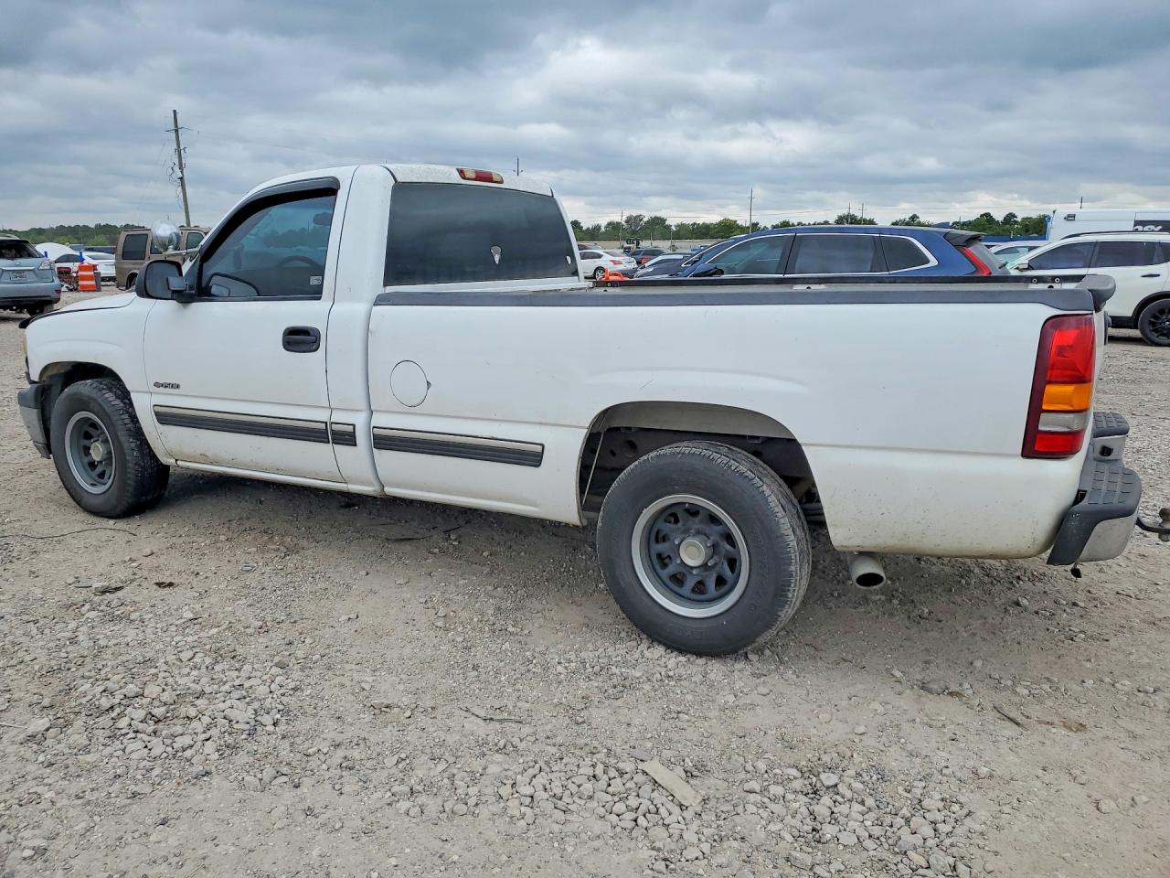 2002 Chevrolet Silverado C1500 White vin: 1GCEC14V82Z213527