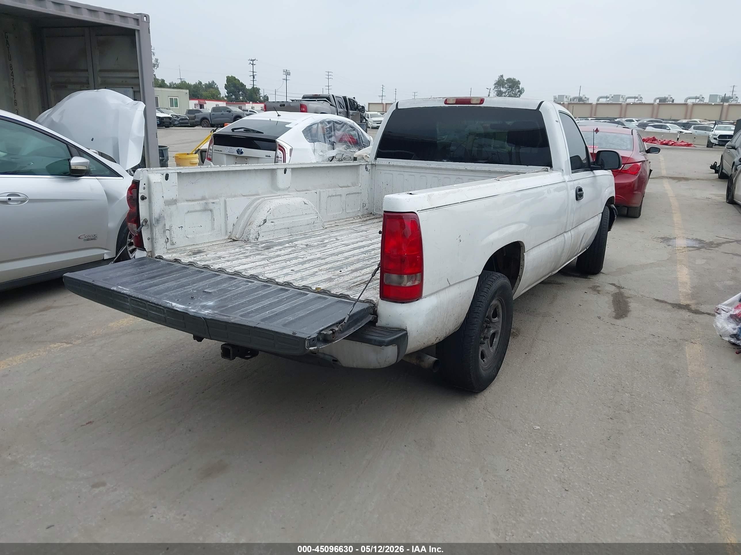 2003 Chevrolet Silverado 1500 Work Truck White vin: 1GCEC14V83Z176528