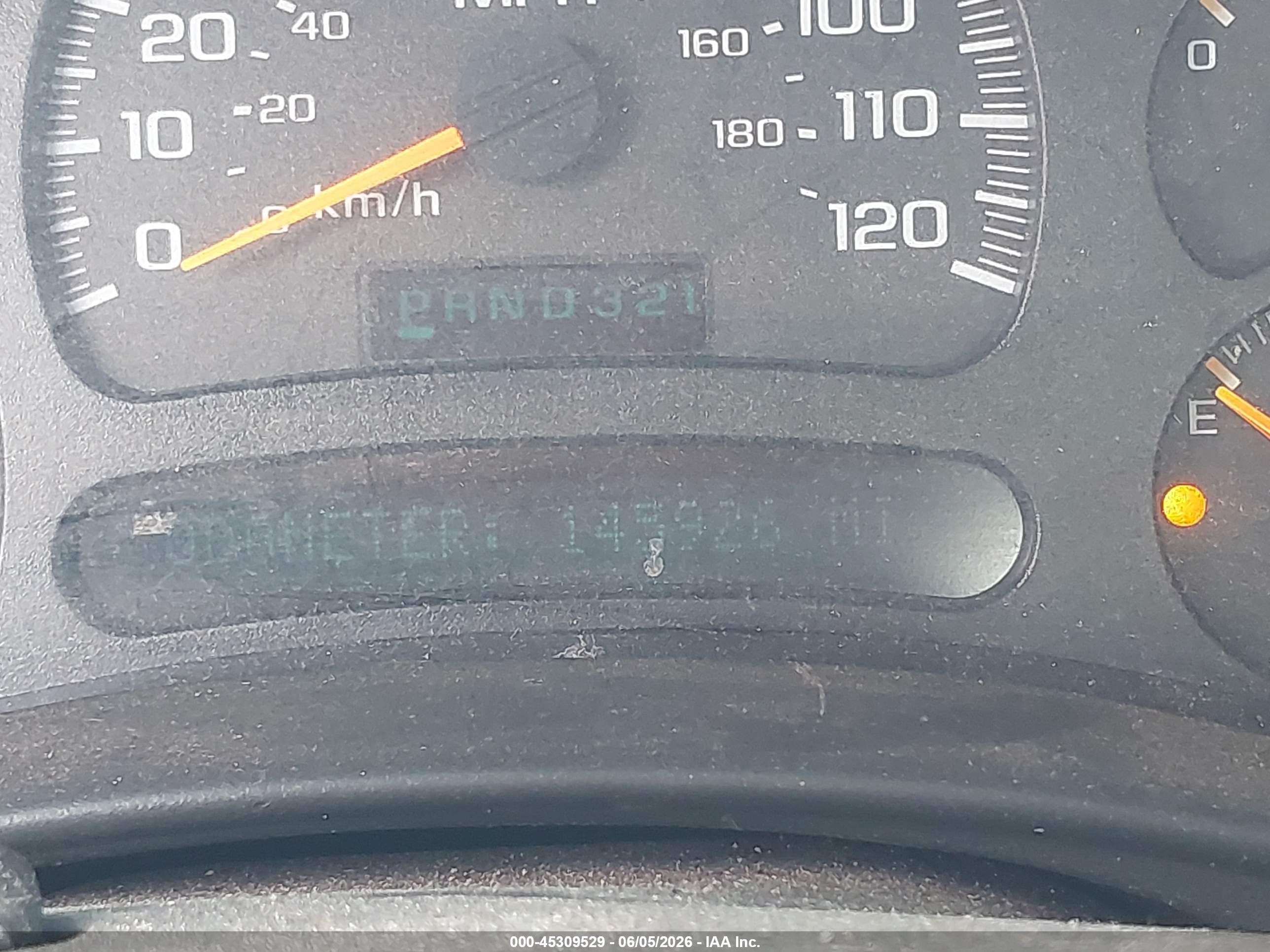 2003 Chevrolet Silverado 1500   White vin: 1GCEC14V83Z208586