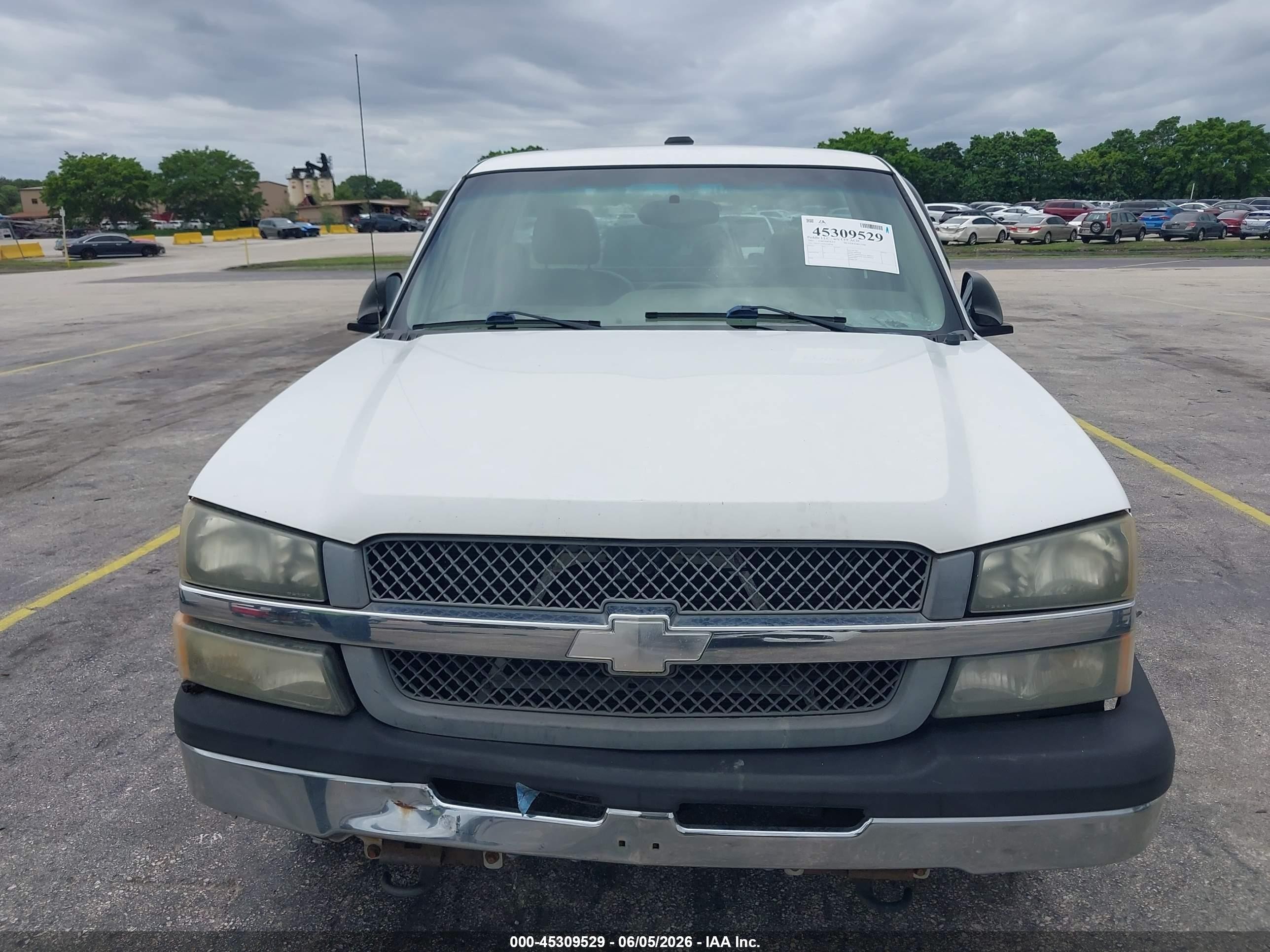 2003 Chevrolet Silverado 1500   White vin: 1GCEC14V83Z208586