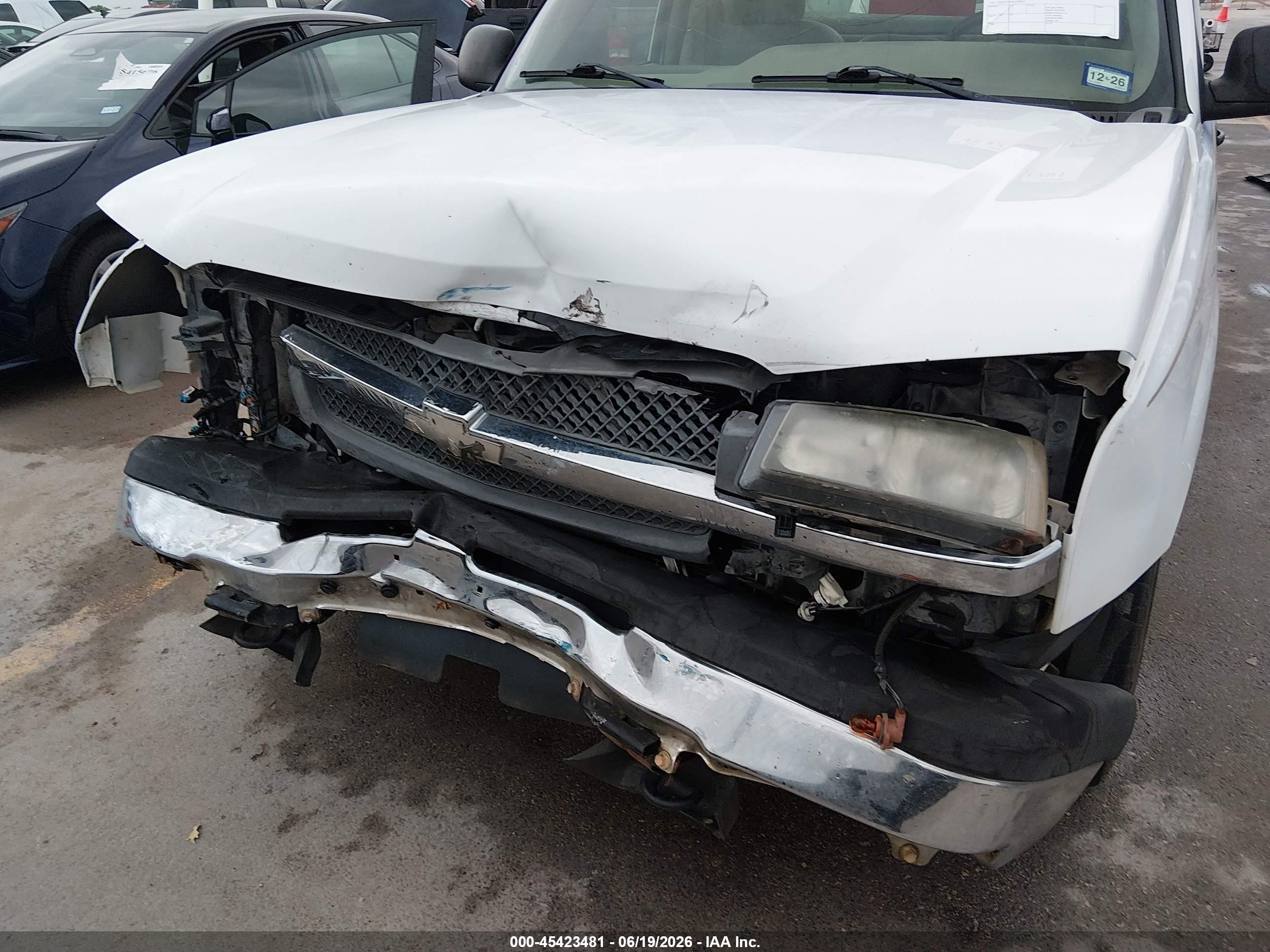 2005 Chevrolet Silverado 1500 Work Truck White vin: 1GCEC14V85Z128627