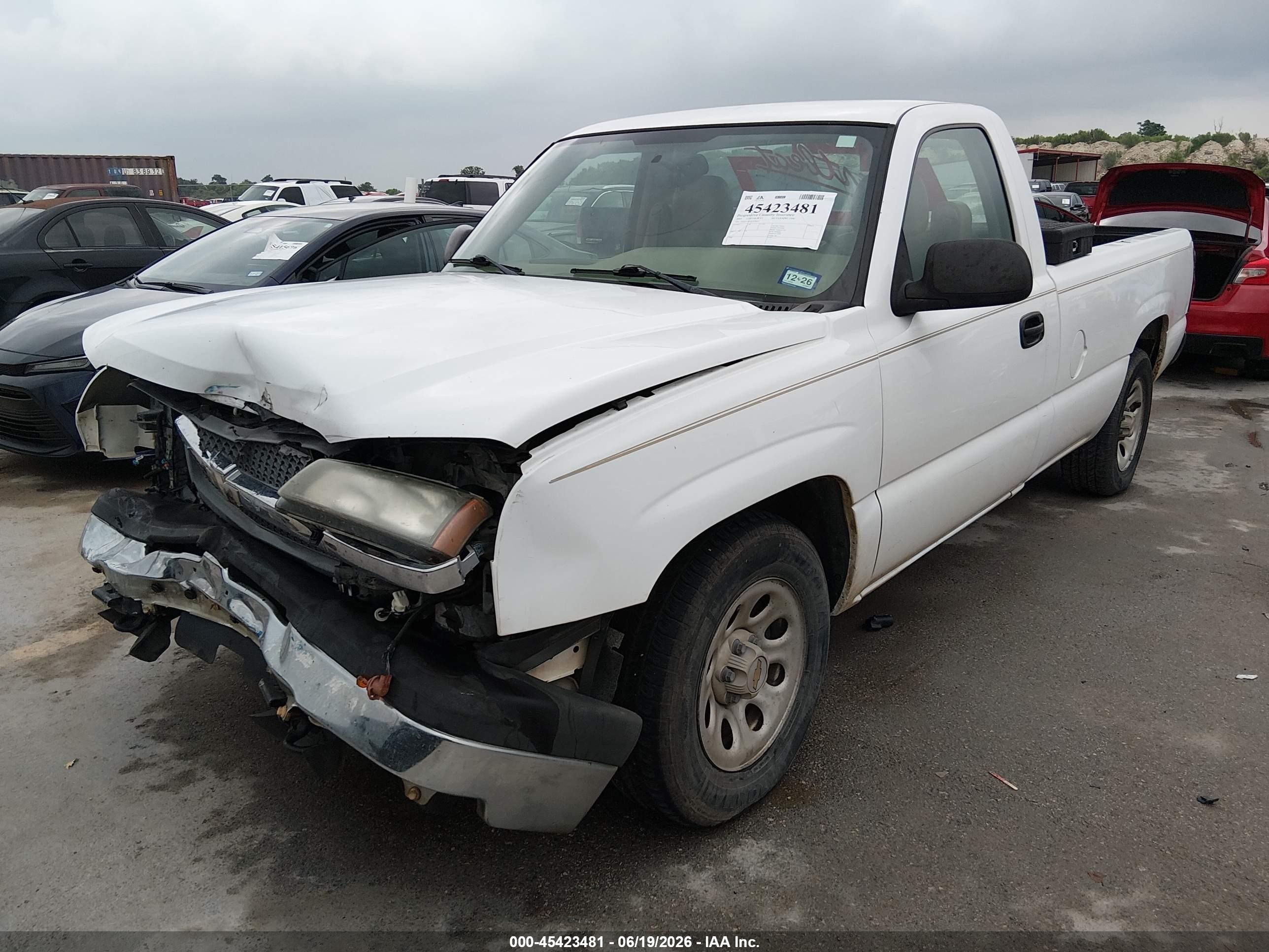 2005 Chevrolet Silverado 1500 Work Truck White vin: 1GCEC14V85Z128627