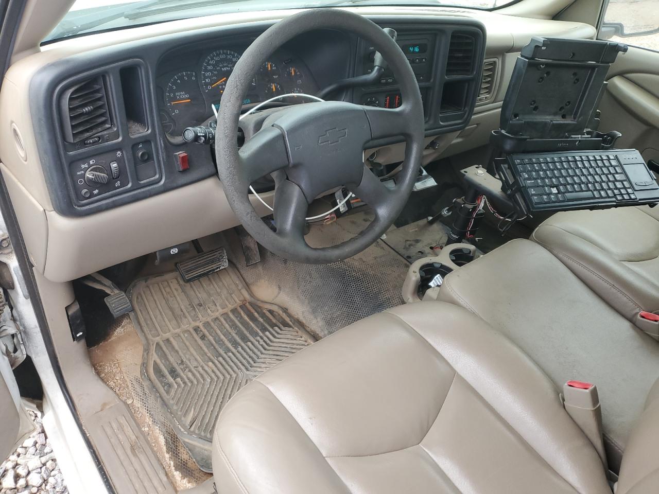 2007 Chevrolet Silverado C1500 Classic White vin: 1GCEC14V87Z113662 Damage: Steering Wheel, Worn, Acceptable