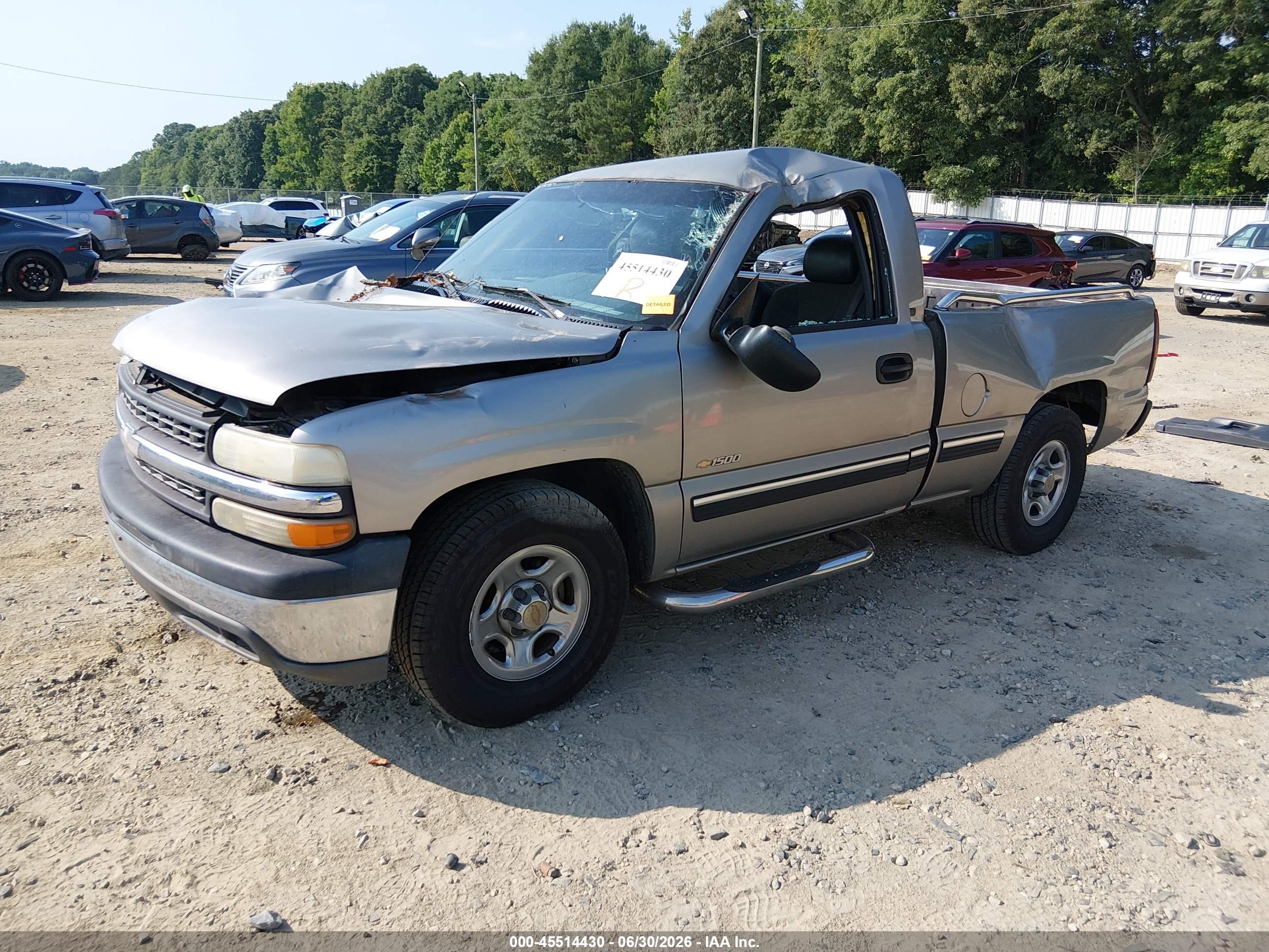 2000 Chevrolet Silverado 1500   Champagne vin: 1GCEC14V8YZ106275