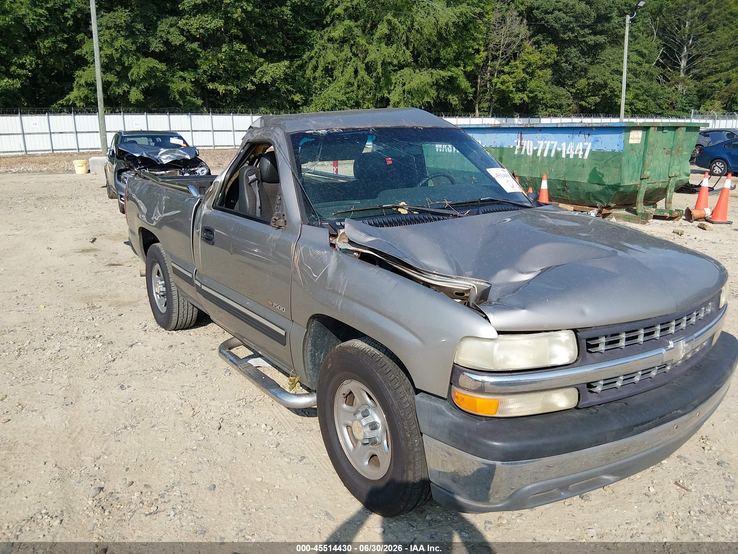 2000 Chevrolet Silverado 1500   Champagne vin: 1GCEC14V8YZ106275