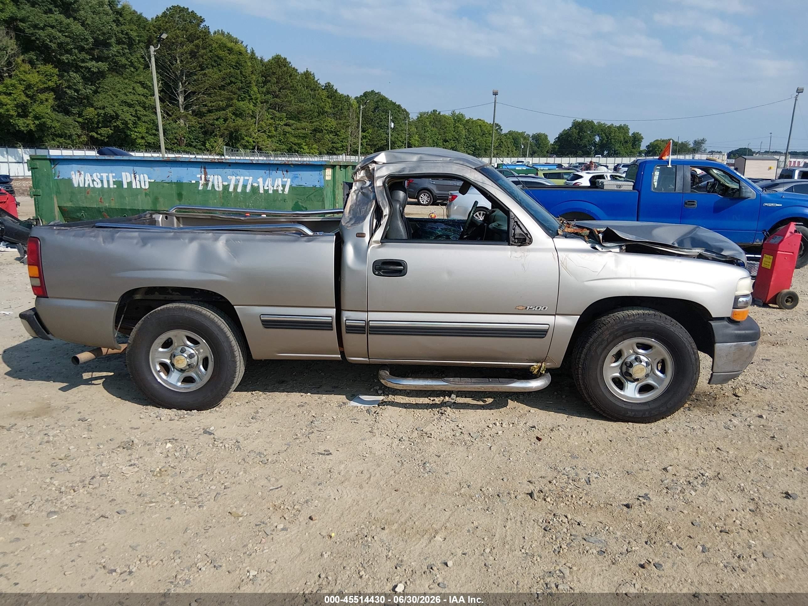 2000 Chevrolet Silverado 1500   Champagne vin: 1GCEC14V8YZ106275
