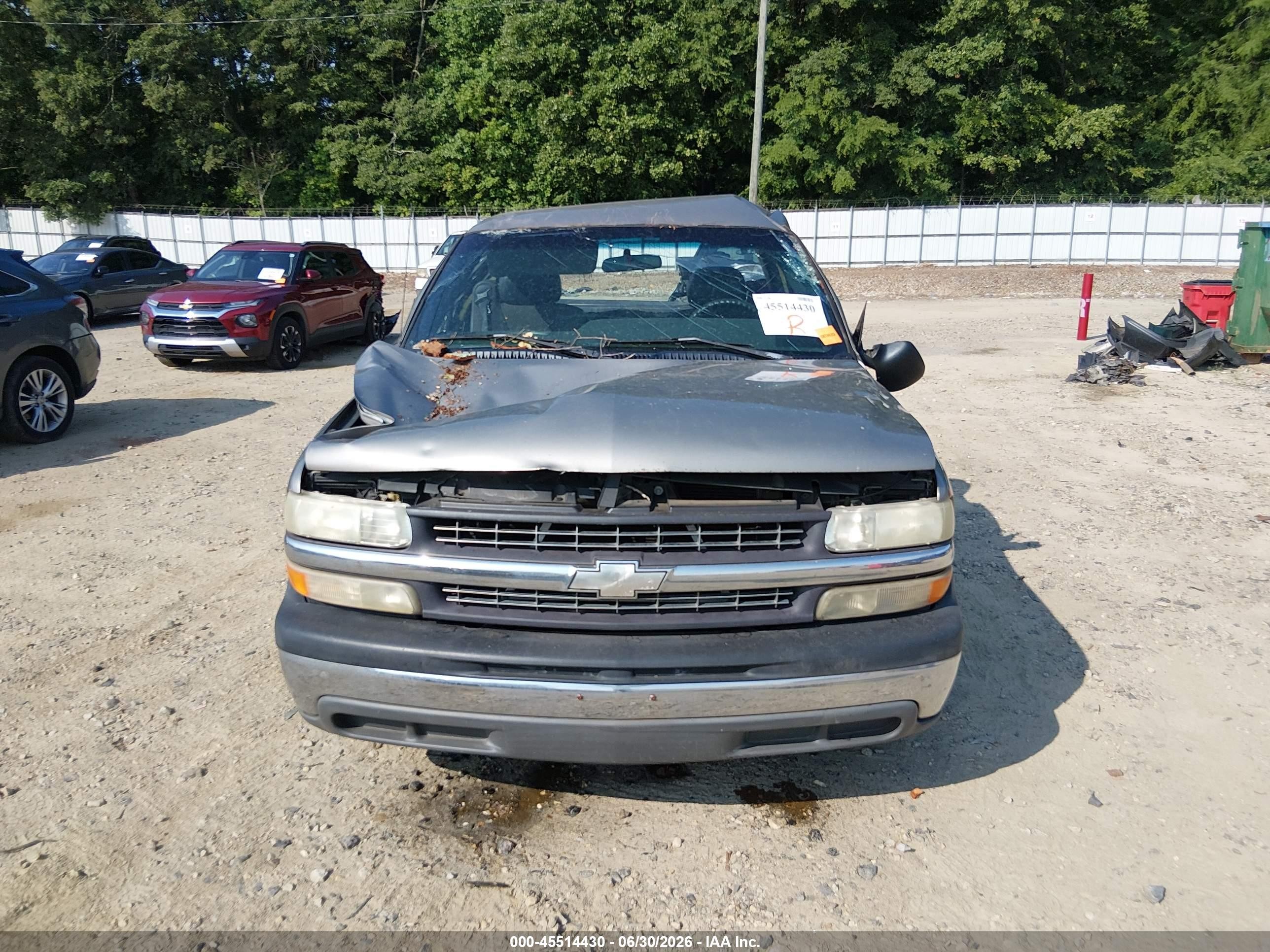2000 Chevrolet Silverado 1500   Champagne vin: 1GCEC14V8YZ106275