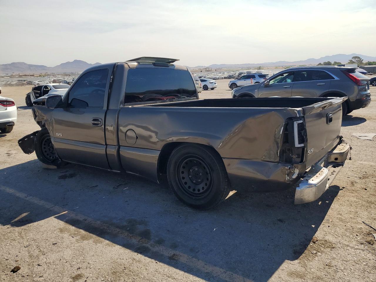 2000 Chevrolet Silverado C1500 Brown vin: 1GCEC14V8YZ230658