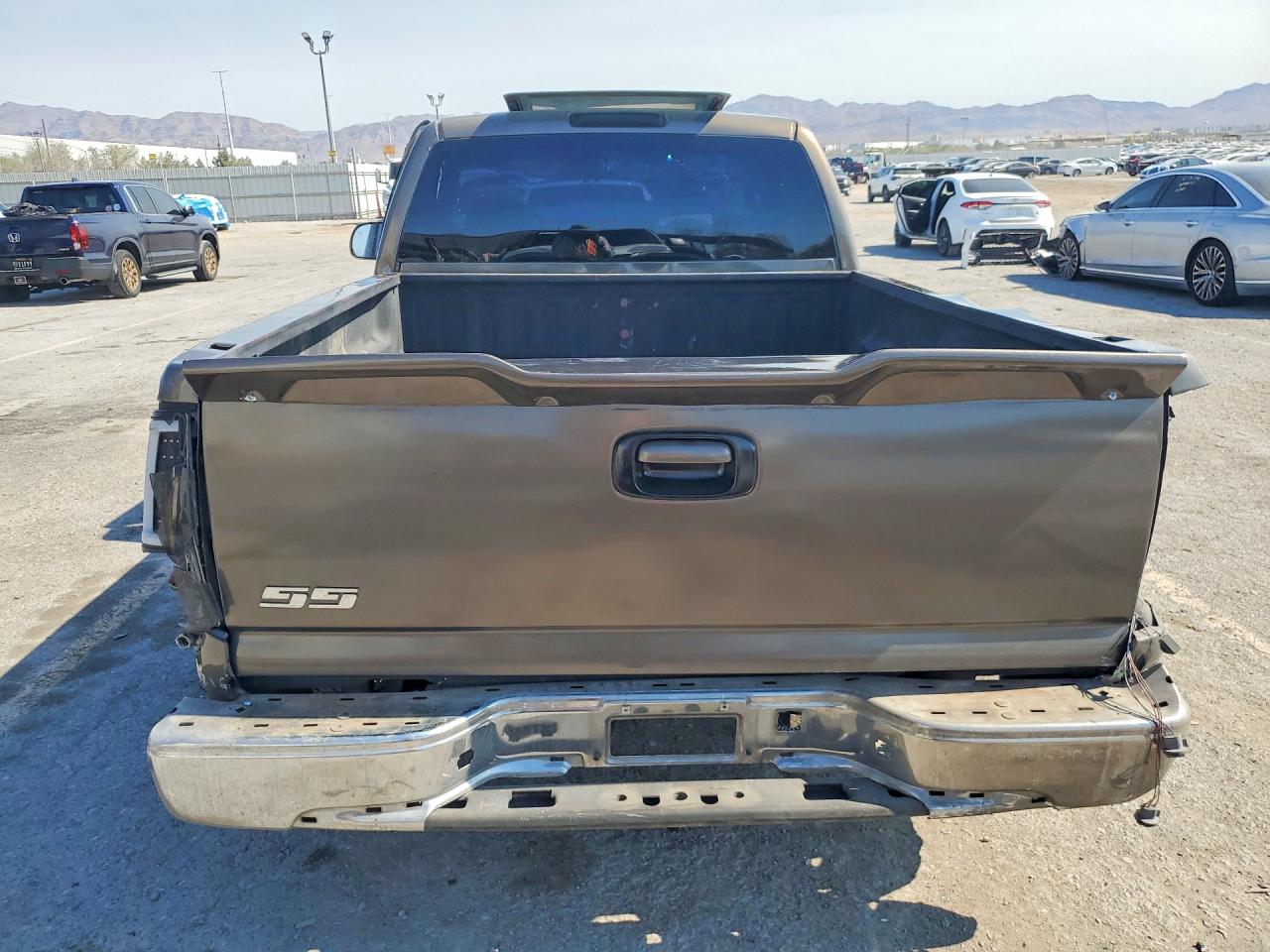 2000 Chevrolet Silverado C1500 Brown vin: 1GCEC14V8YZ230658