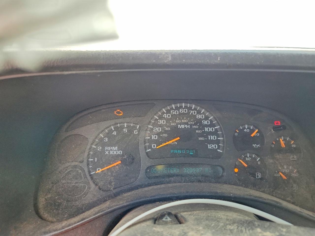2004 Chevrolet Silverado C1500 White vin: 1GCEC14V94E101085