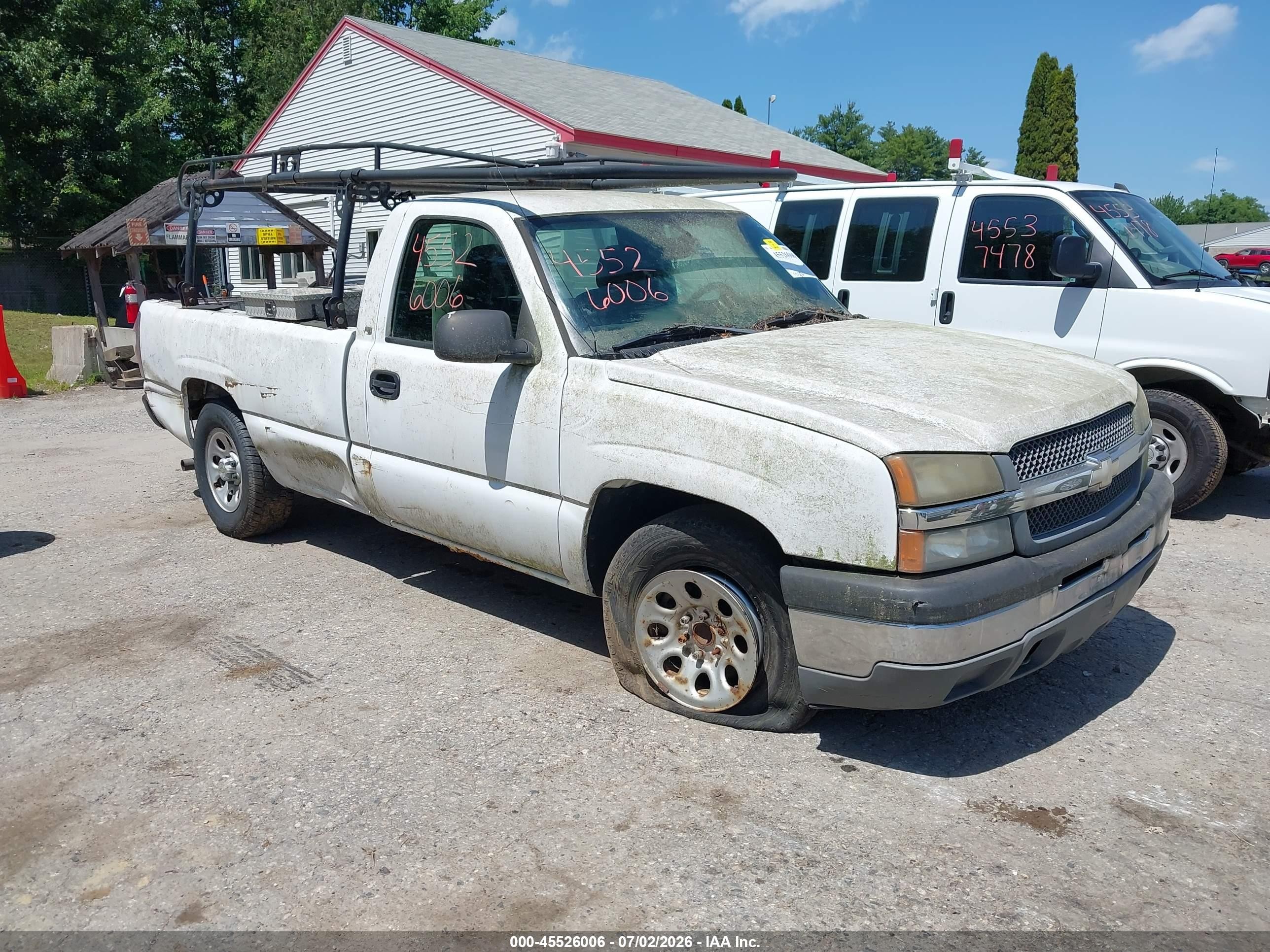 2005 Chevrolet Silverado 1500 Work Truck White vin: 1GCEC14V95Z336340