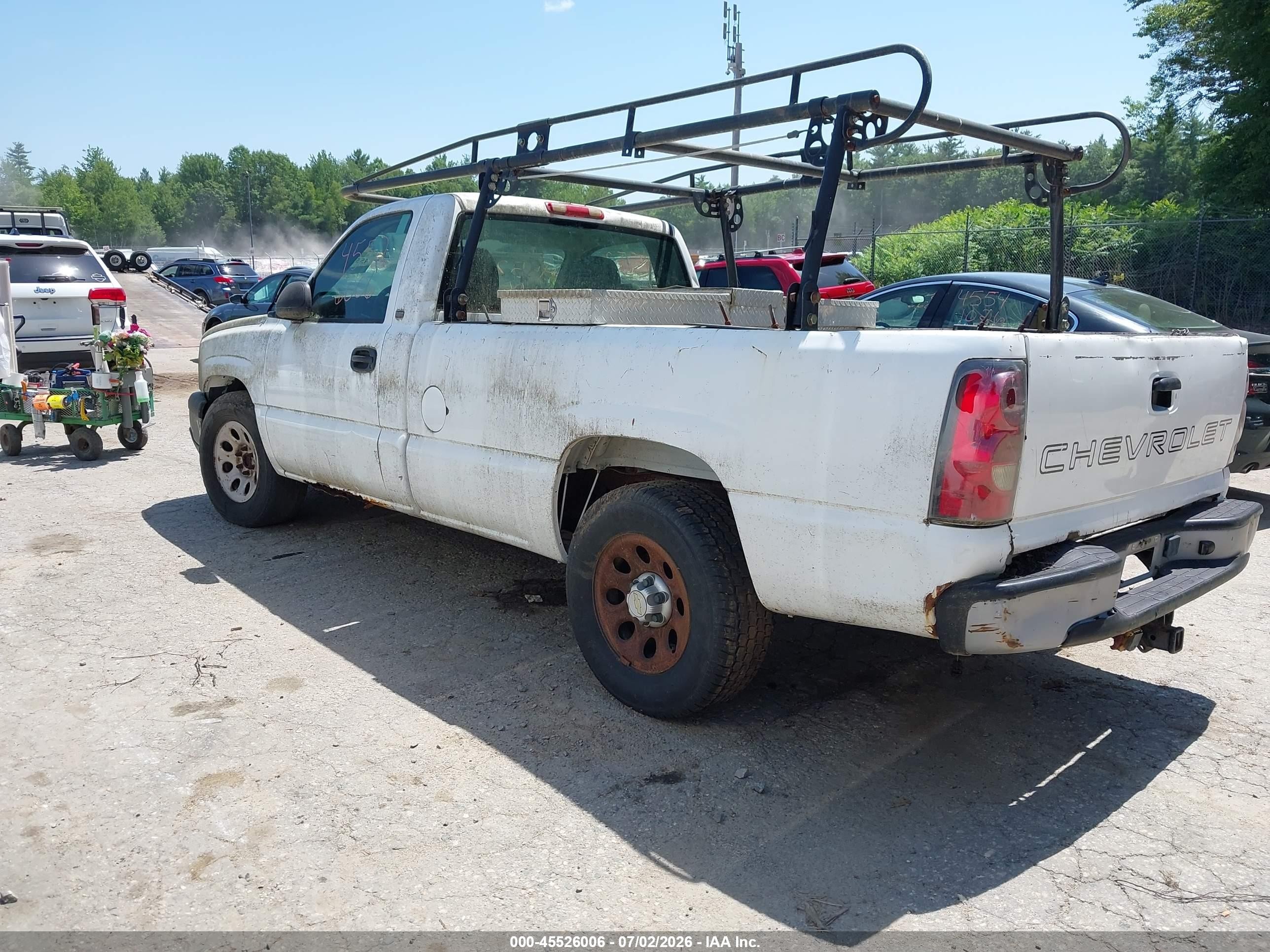 2005 Chevrolet Silverado 1500 Work Truck White vin: 1GCEC14V95Z336340