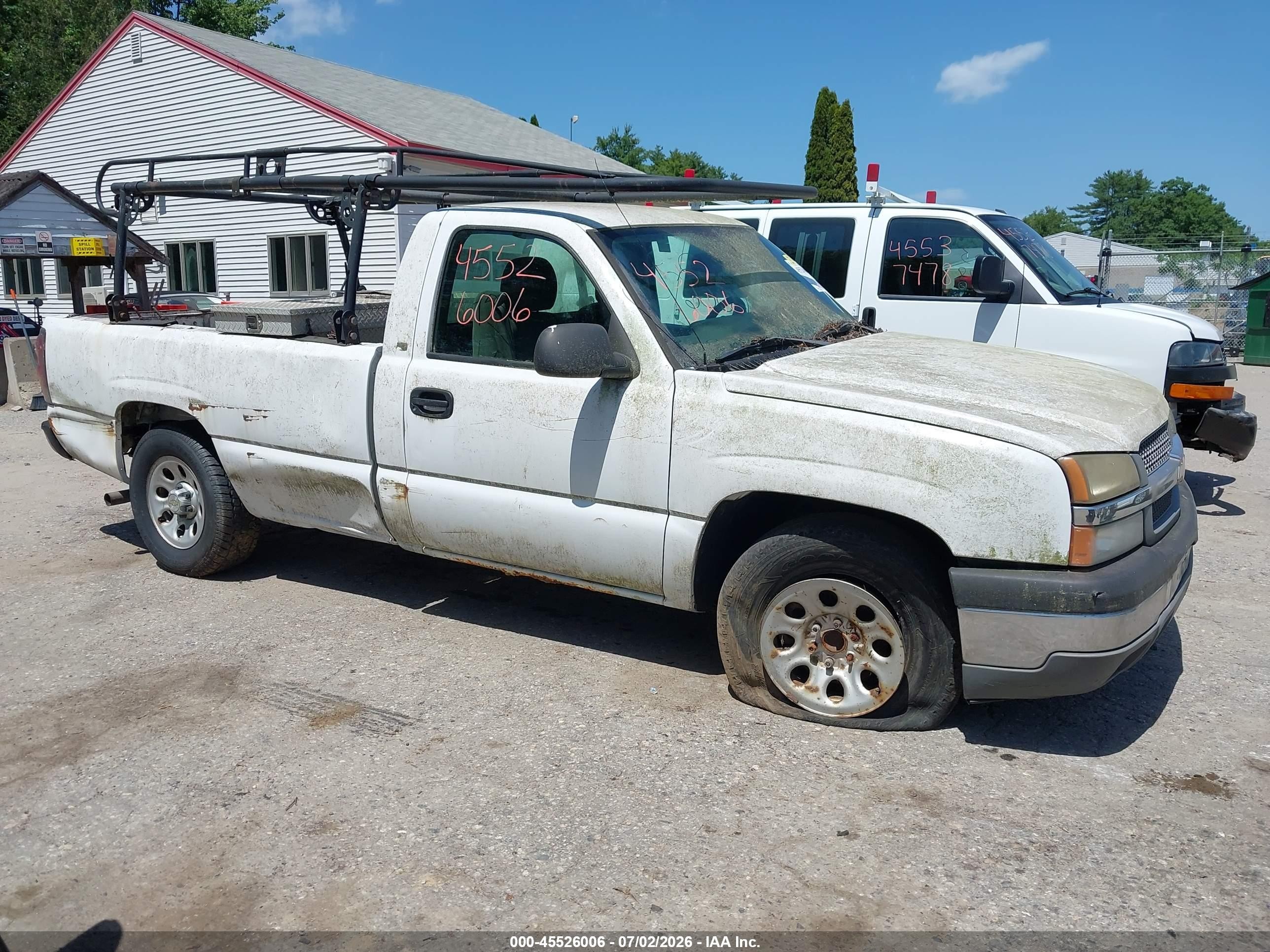 2005 Chevrolet Silverado 1500 Work Truck White vin: 1GCEC14V95Z336340
