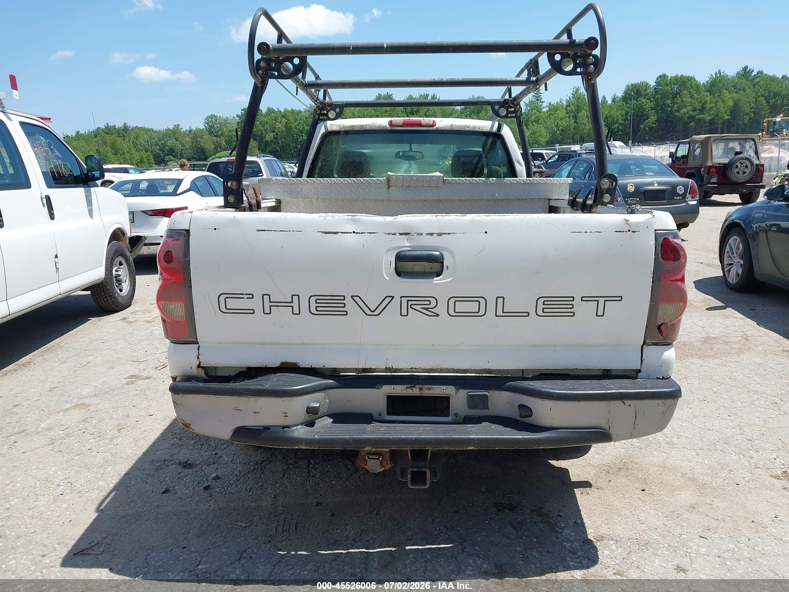 2005 Chevrolet Silverado 1500 Work Truck White vin: 1GCEC14V95Z336340