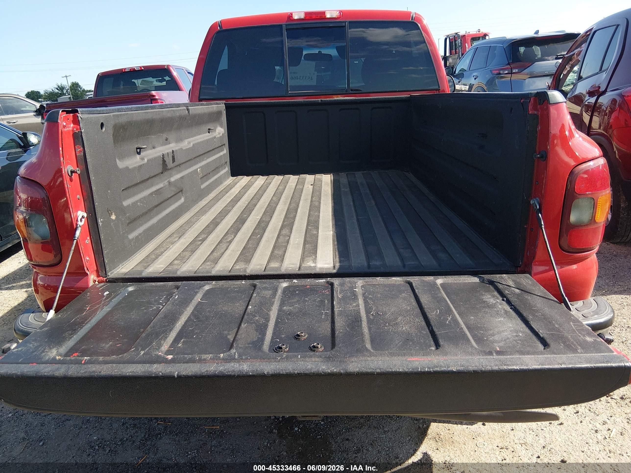 1999 Chevrolet Silverado 1500 Ls Красный vin: 1GCEC14V9XZ153958