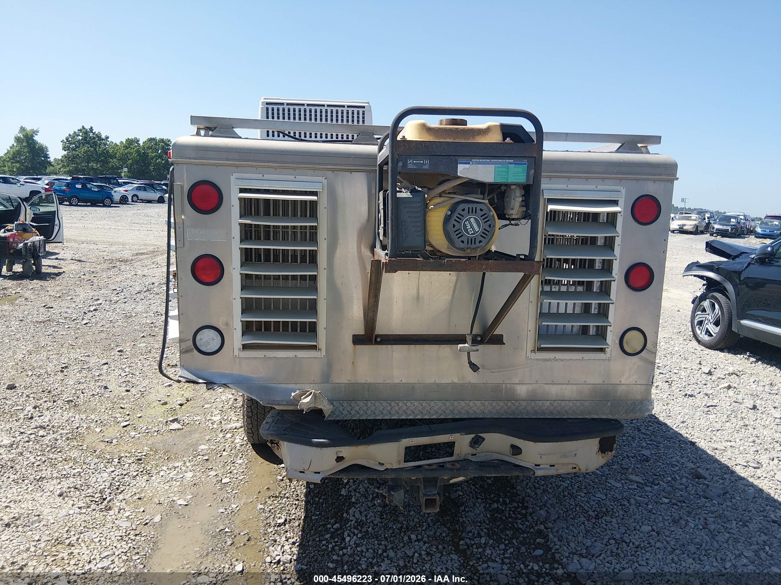 2003 Chevrolet Silverado 1500 Work Truck White vin: 1GCEC14VX3Z112555
