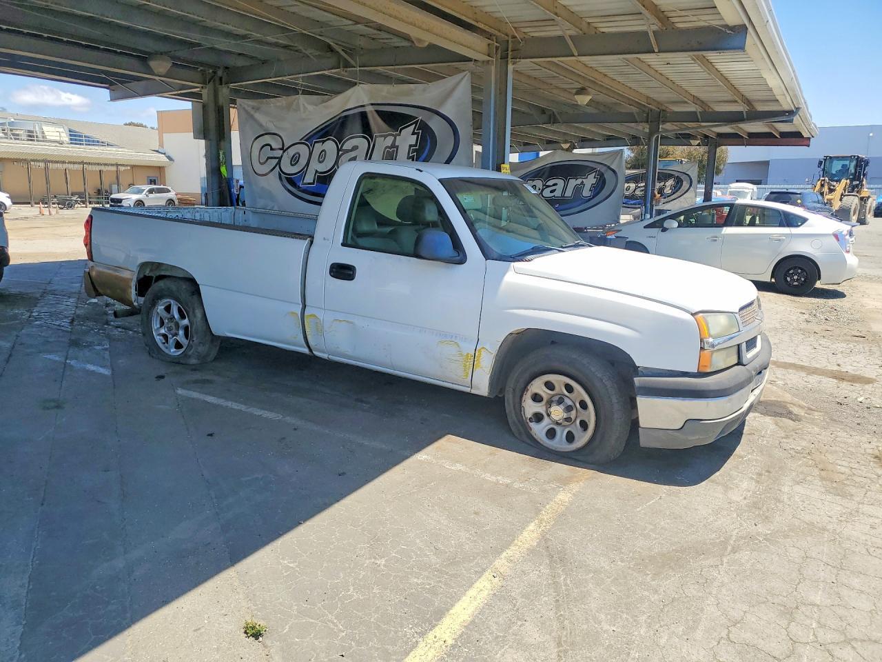 2005 Chevrolet Silverado C1500 White vin: 1GCEC14VX5Z146465