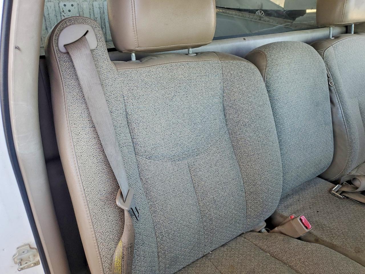 2005 Chevrolet Silverado C1500 White vin: 1GCEC14VX5Z146465