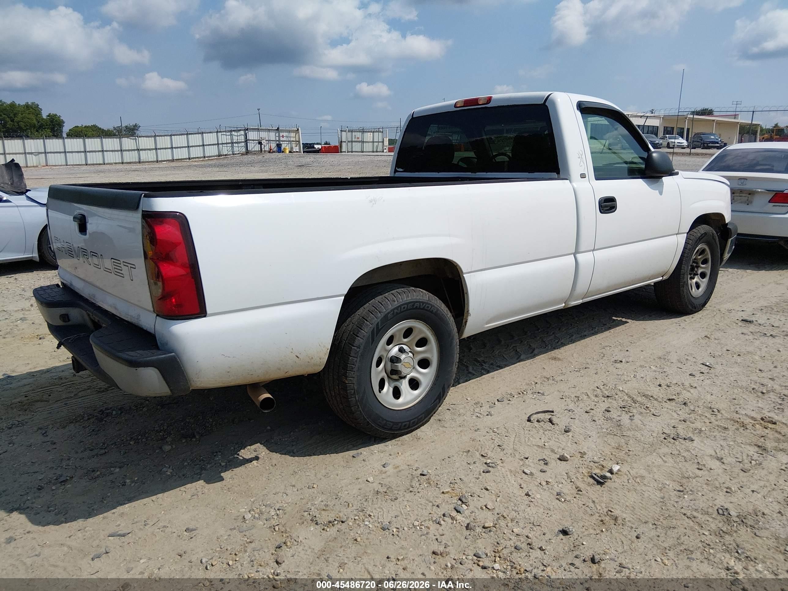 2005 Chevrolet Silverado 1500 Work Truck White vin: 1GCEC14VX5Z213548