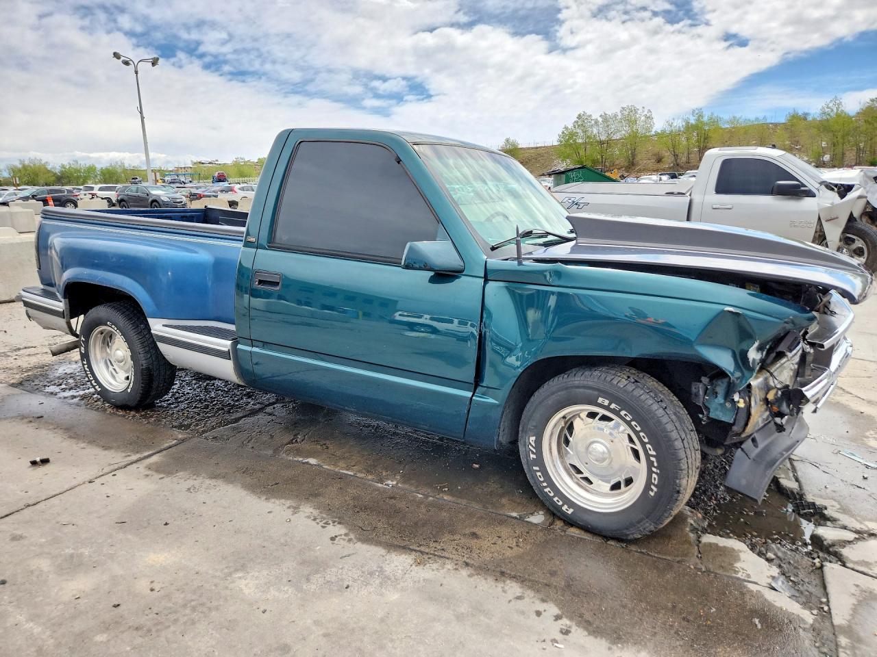 1998 Chevrolet Gmt-400 C1500 Two Tone vin: 1GCEC14W1WZ234069