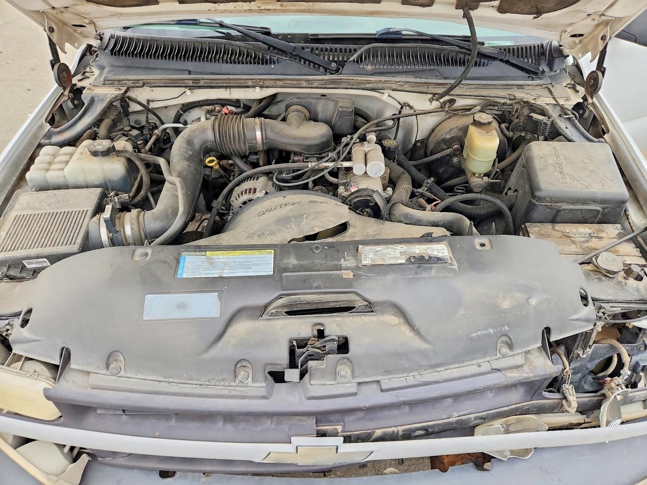 2001 Chevrolet Silverado C1500 White vin: 1GCEC14W21Z117349