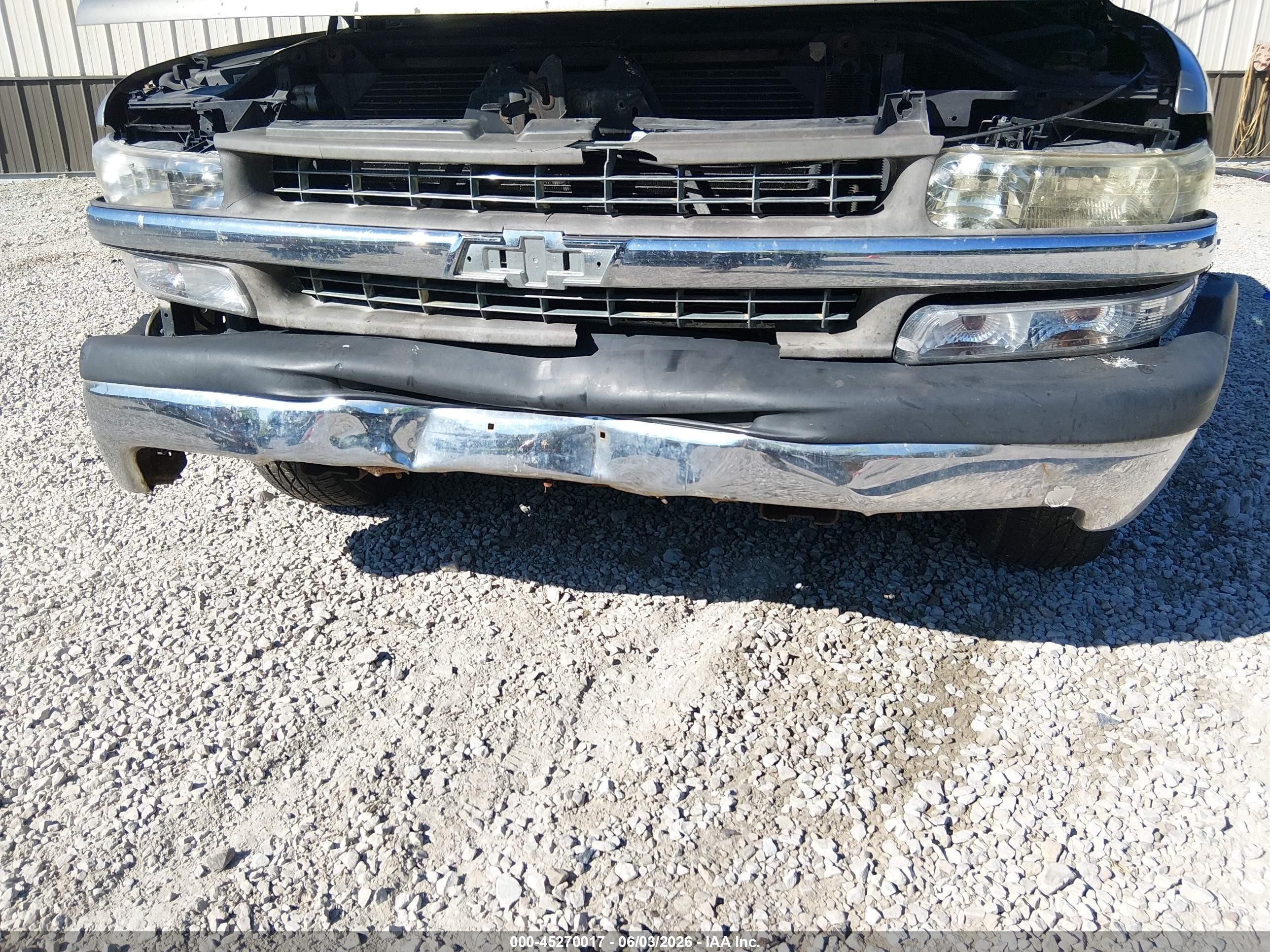 2002 Chevrolet Silverado 1500   Champagne vin: 1GCEC14W22Z118874