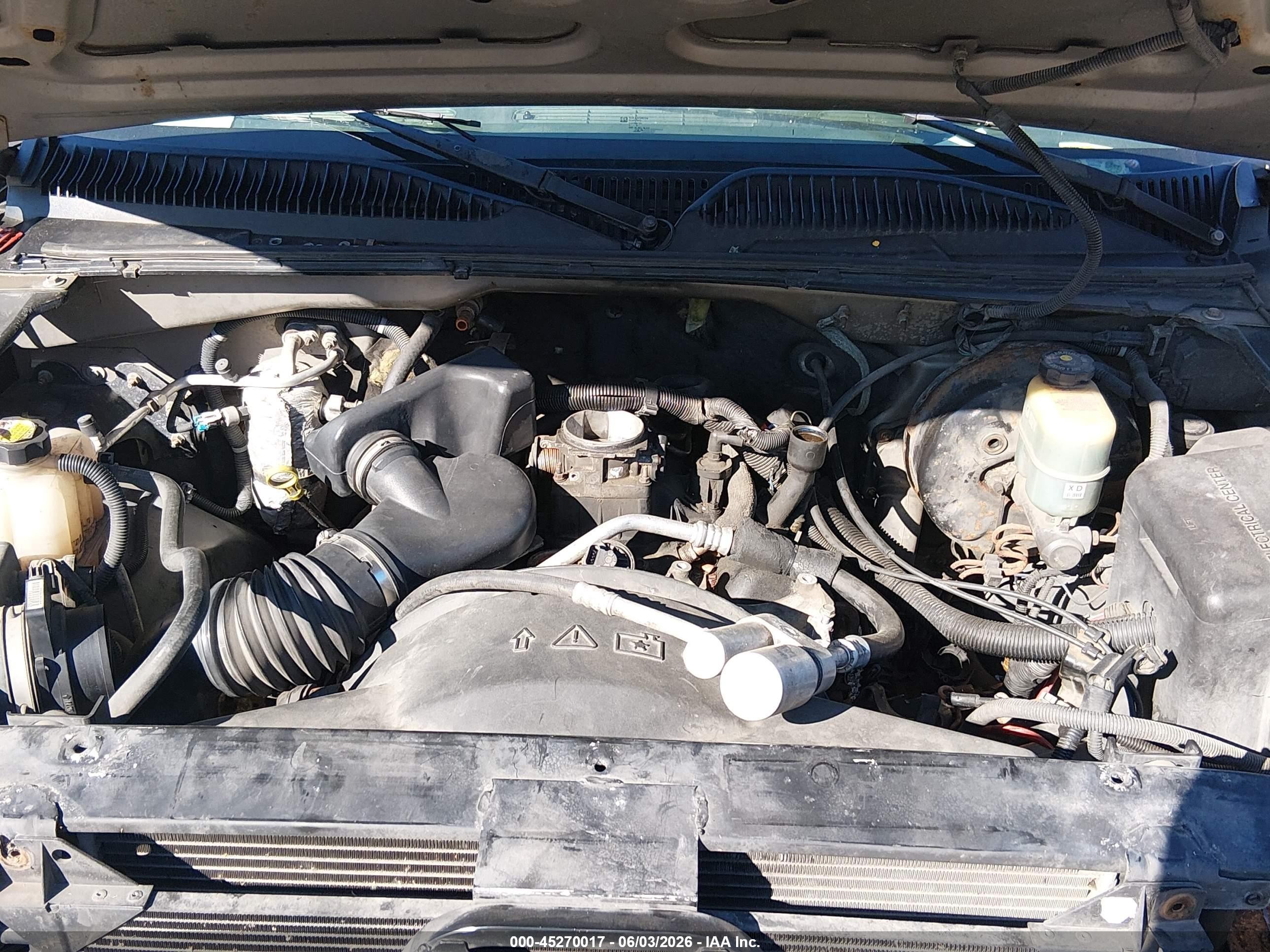 2002 Chevrolet Silverado 1500   Champagne vin: 1GCEC14W22Z118874