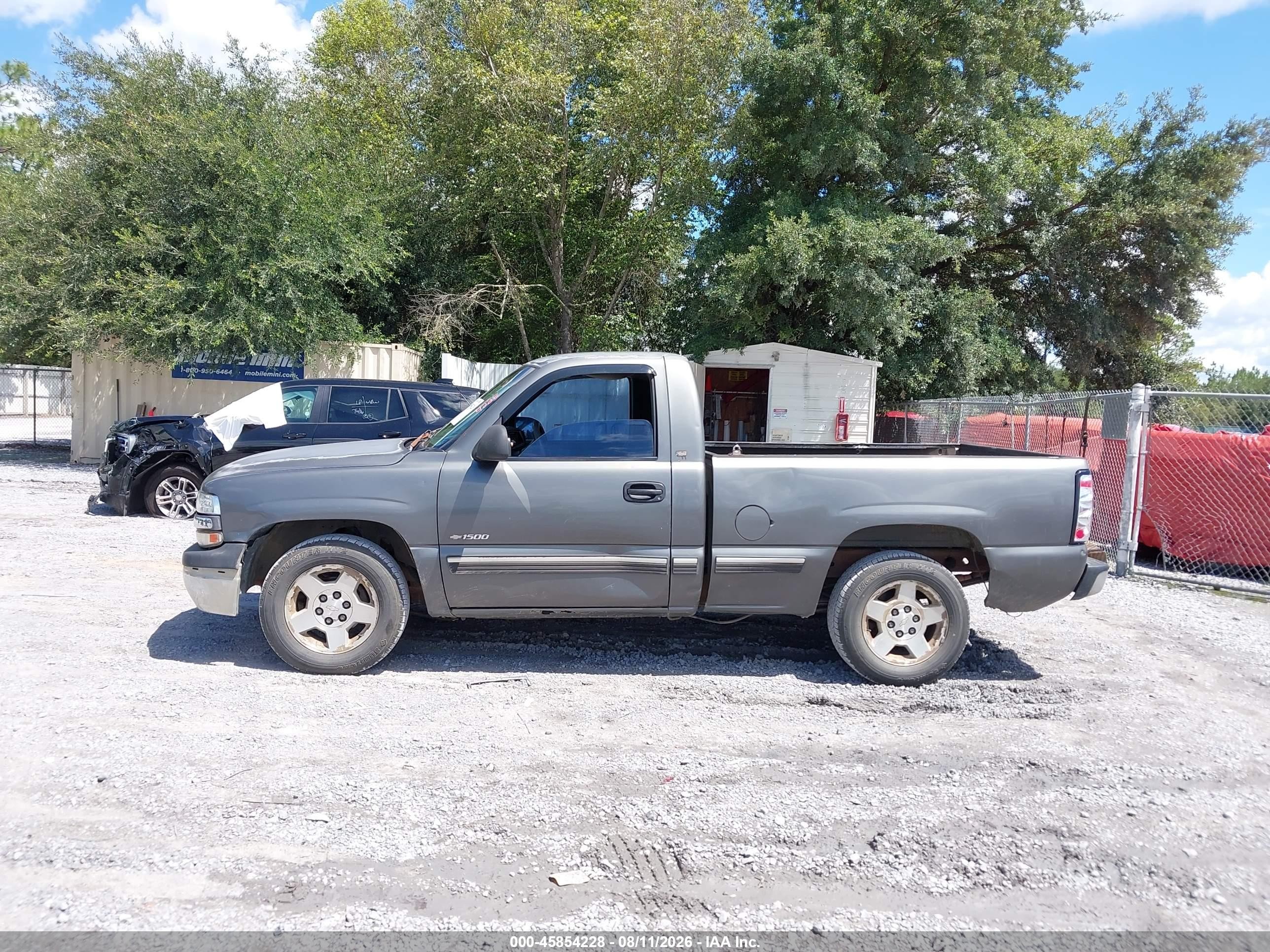 2002 Chevrolet Silverado 1500   Gray vin: 1GCEC14W22Z201236