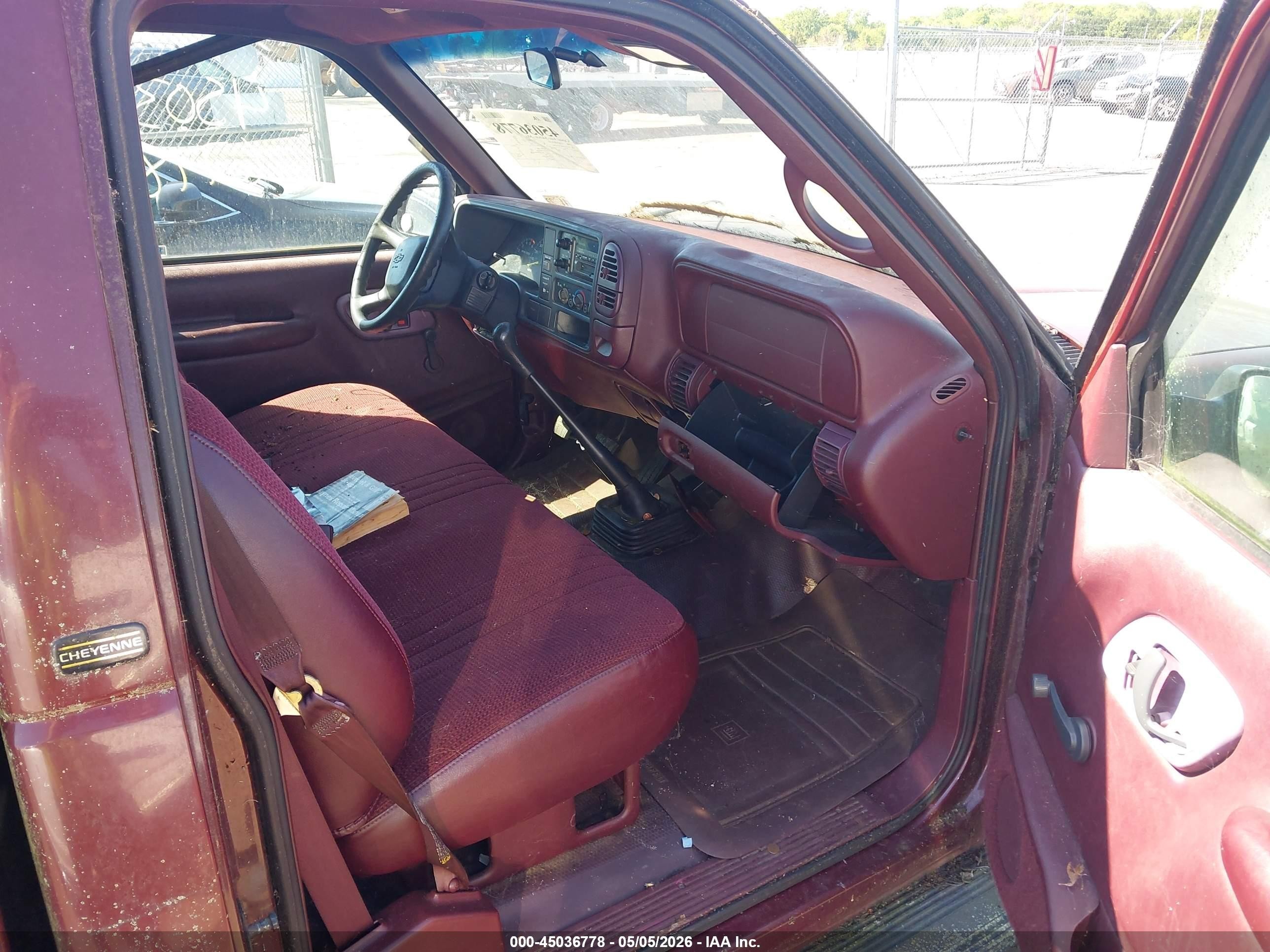 1998 Chevrolet C1500 Fleetside Maroon vin: 1GCEC14W2WZ135065