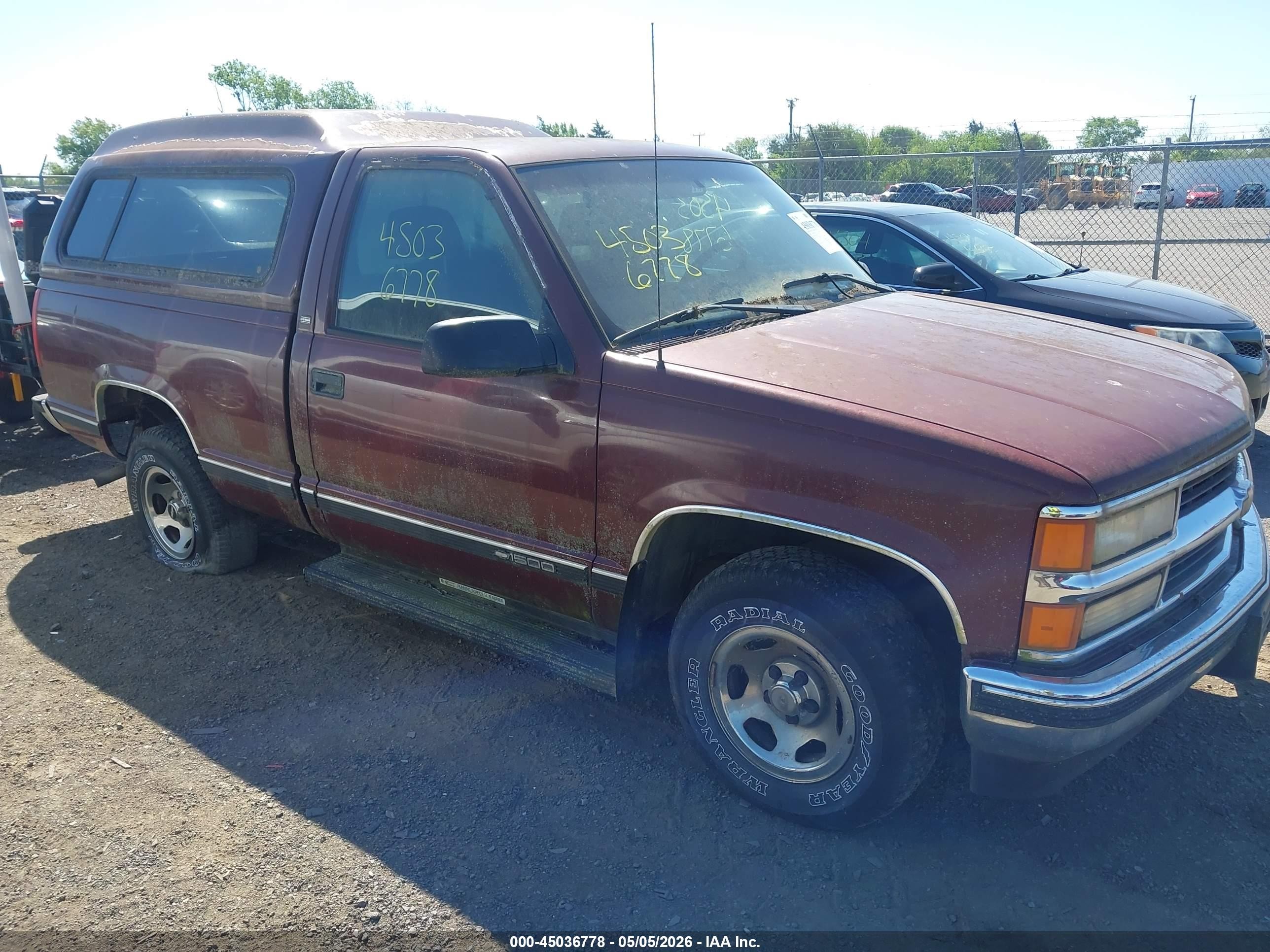 1998 Chevrolet C1500 Fleetside Maroon vin: 1GCEC14W2WZ135065