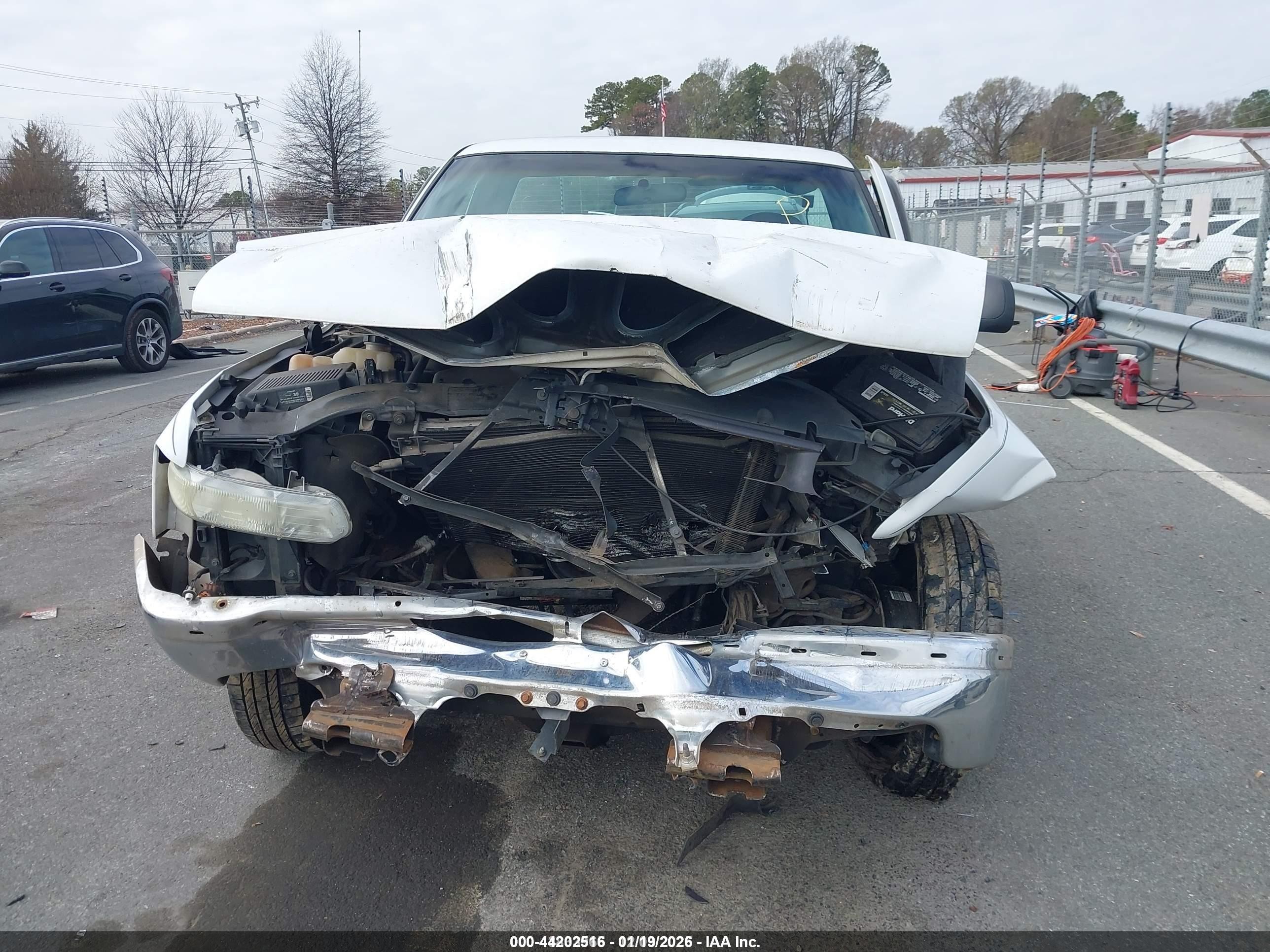 1999 Chevrolet Silverado 1500   White vin: 1GCEC14W2XE212638
