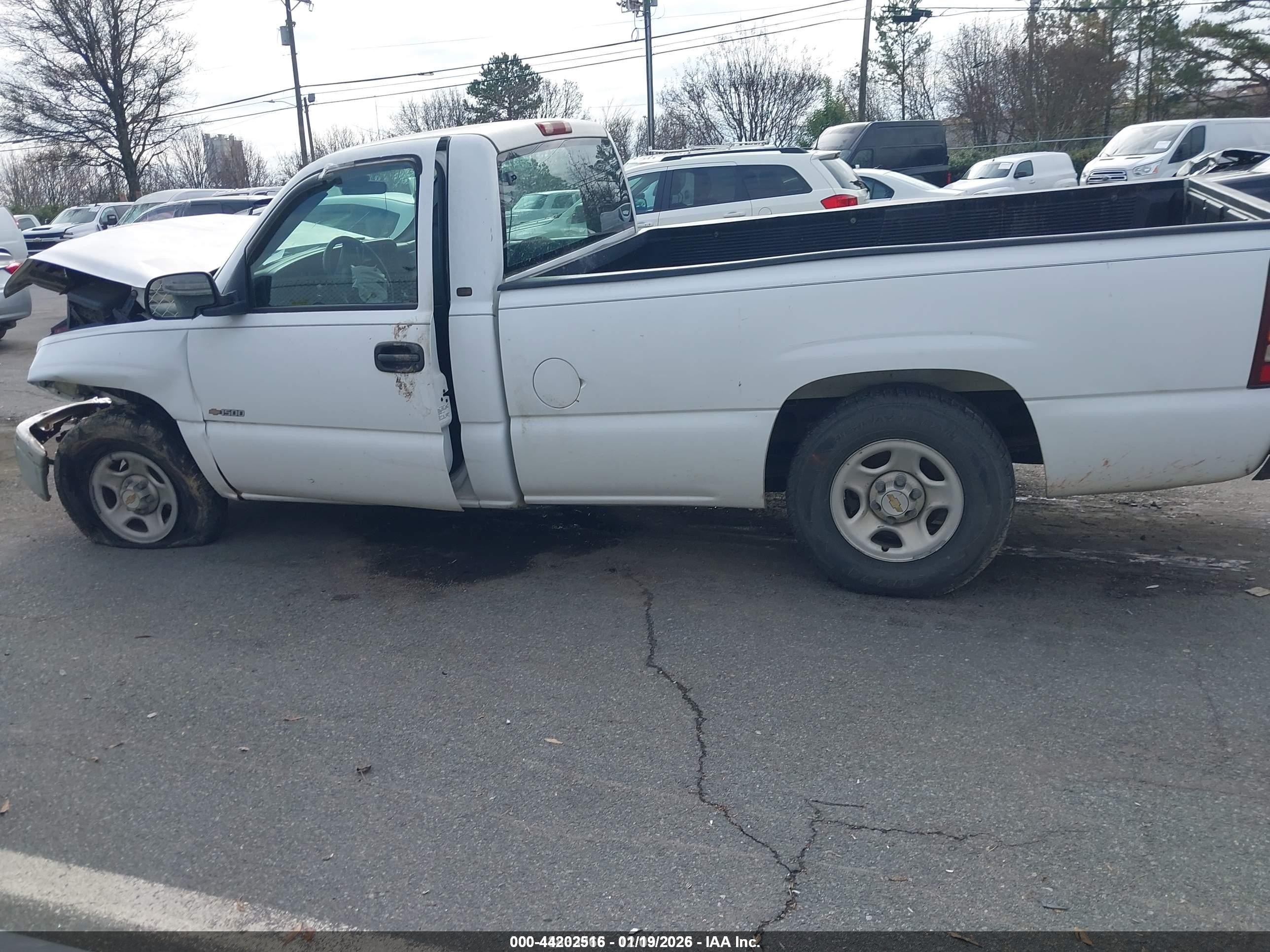 1999 Chevrolet Silverado 1500   White vin: 1GCEC14W2XE212638