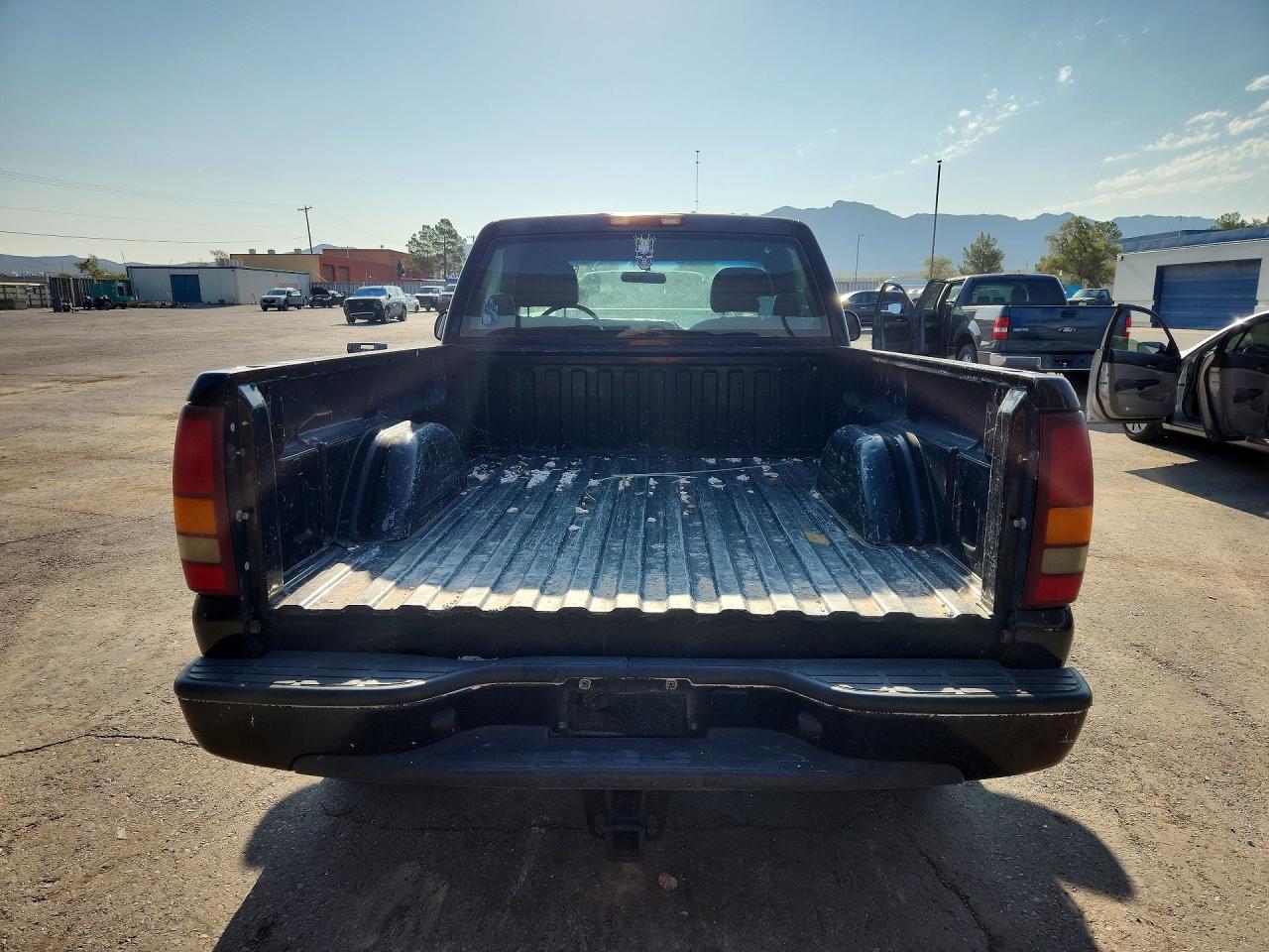 2001 Chevrolet Silverado C1500 Черный vin: 1GCEC14W31Z208713