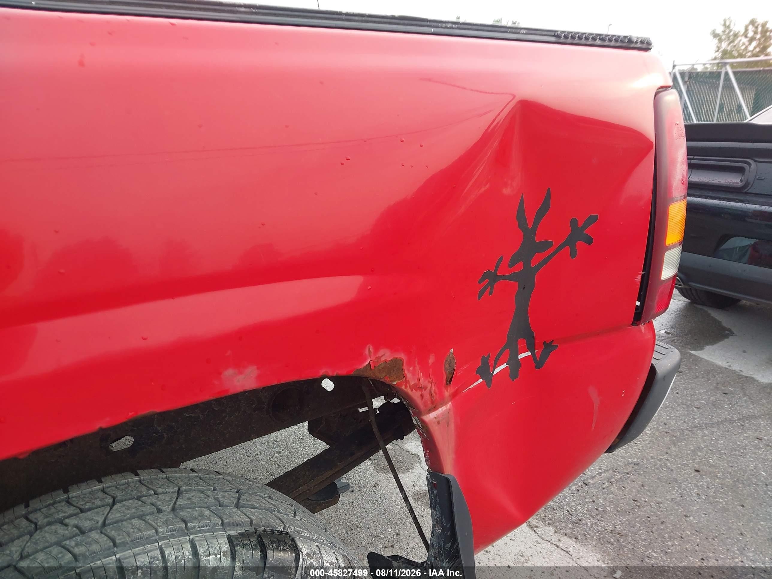 2002 Chevrolet Silverado 1500   Red vin: 1GCEC14W32Z233077