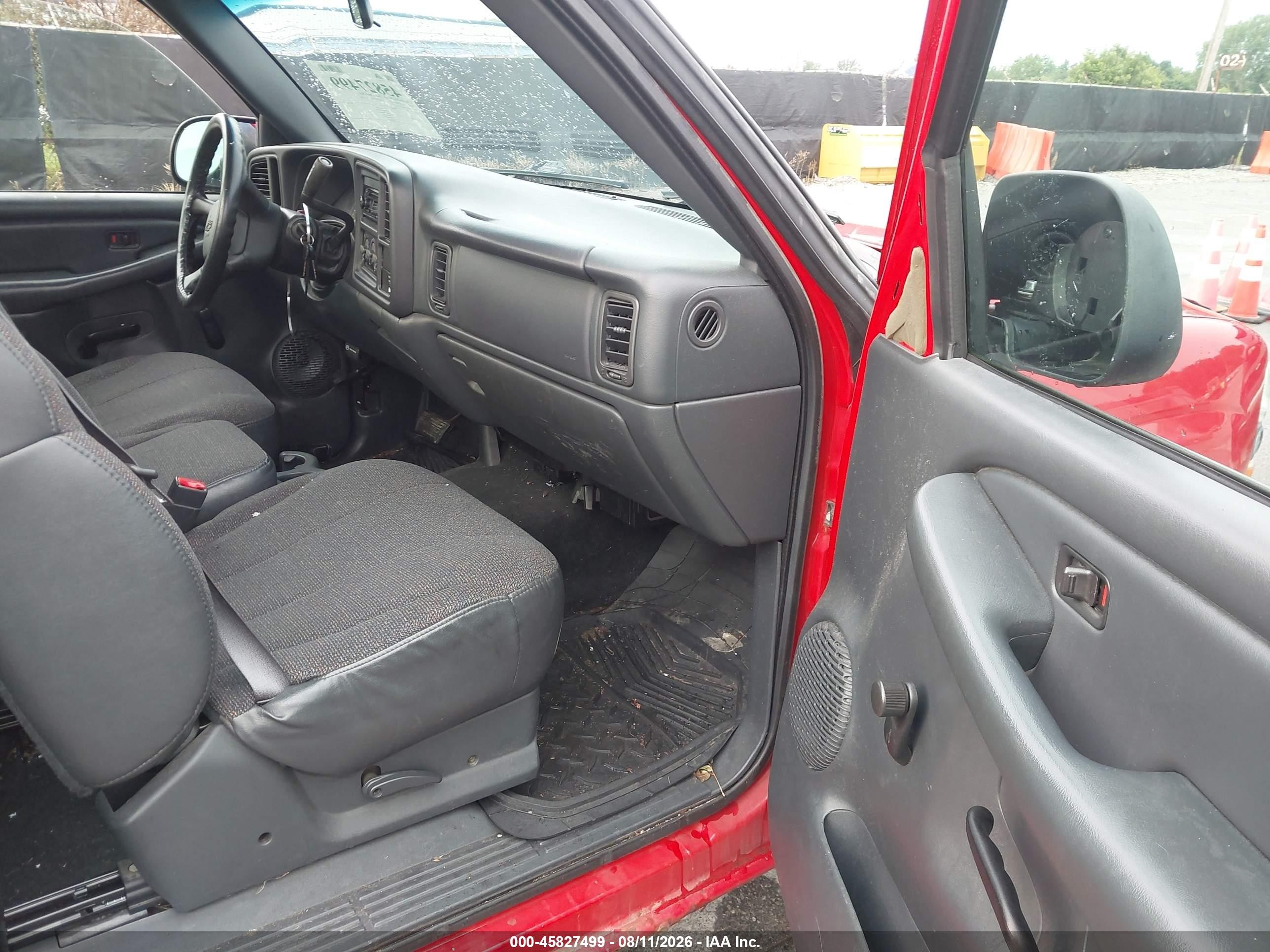 2002 Chevrolet Silverado 1500   Red vin: 1GCEC14W32Z233077